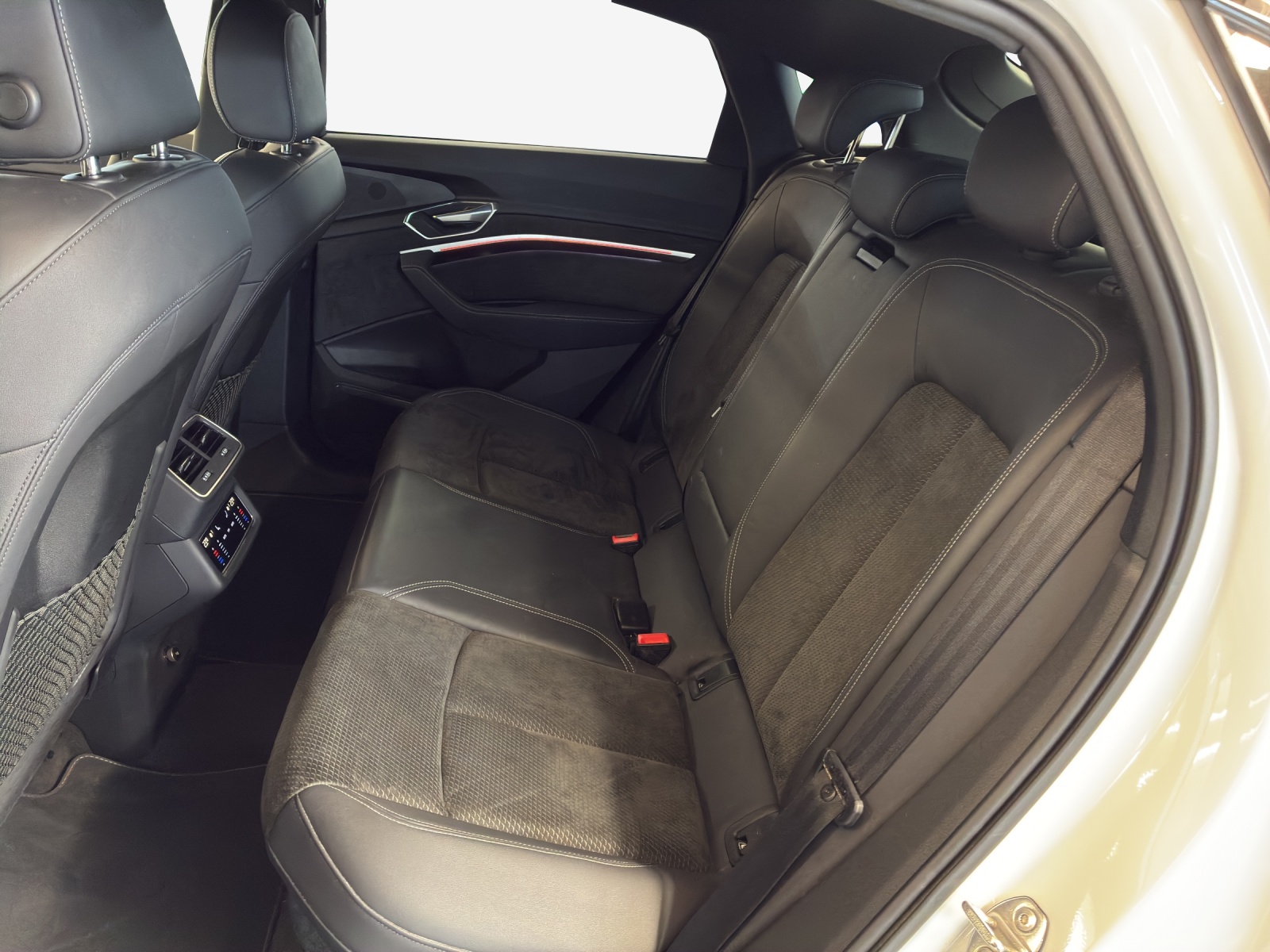 AUDI e-tron 50 Sportback S Line Attraction quattro-image-12