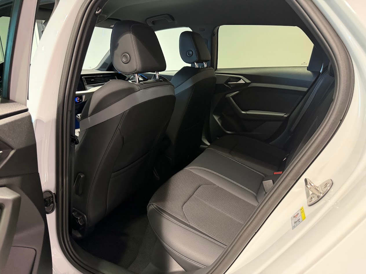 AUDI A1 Sportback 35 TFSI S Line S-tronic-image-4