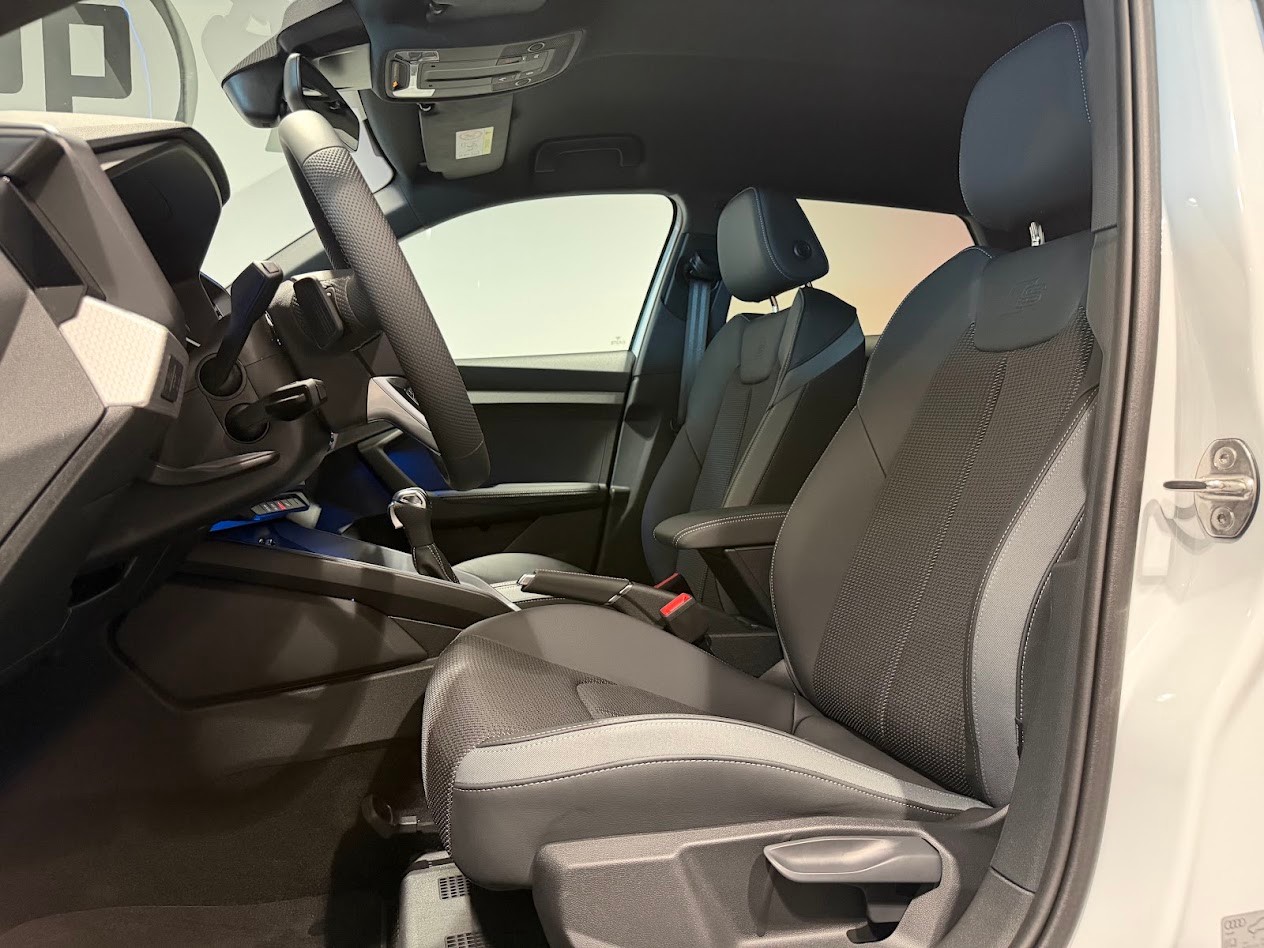 AUDI A1 Sportback 35 TFSI S Line S-tronic-image-3
