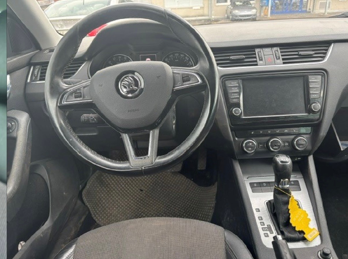 SKODA Octavia Combi 2.0 TDI Ambition 4x4 DSG-image-5