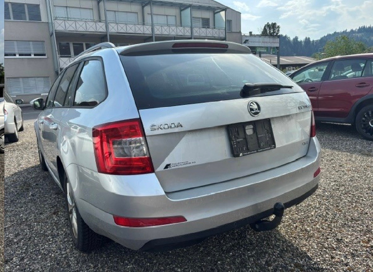 SKODA Octavia Combi 2.0 TDI Ambition 4x4 DSG-image-1