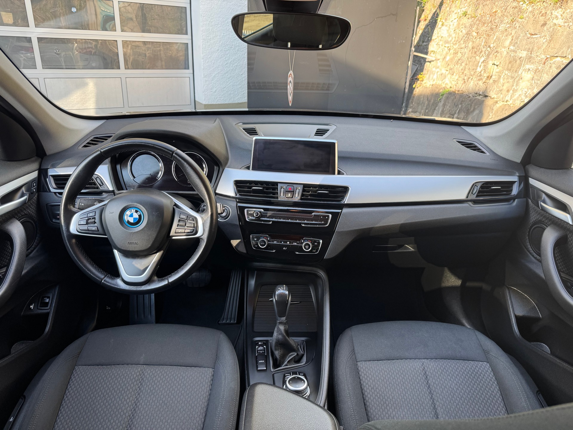 BMW X1 xDrive 25e Steptronic-image-13