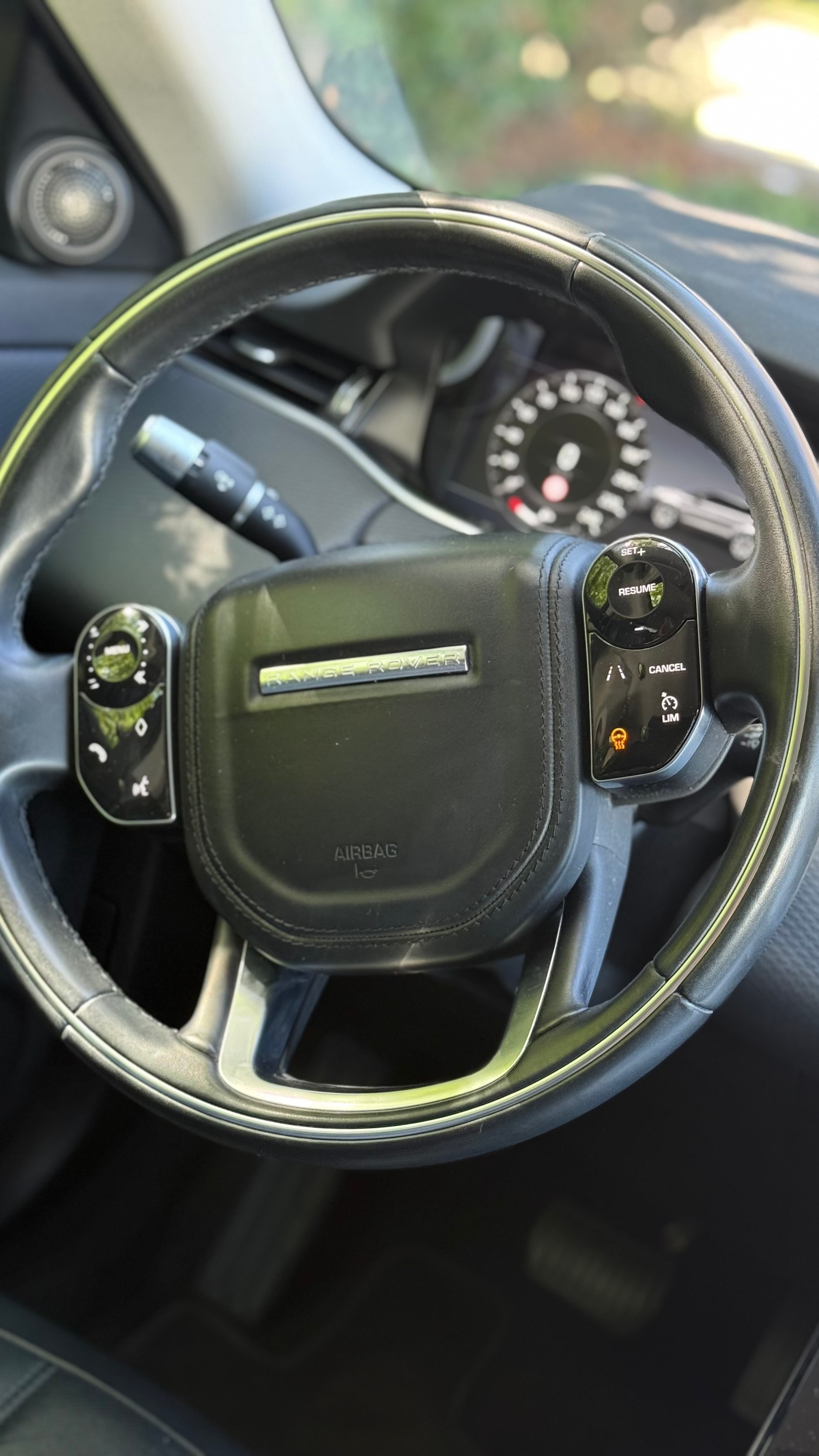 LAND ROVER Range Rover Evoque R-Dynamic D 180 SE AT9-image-8