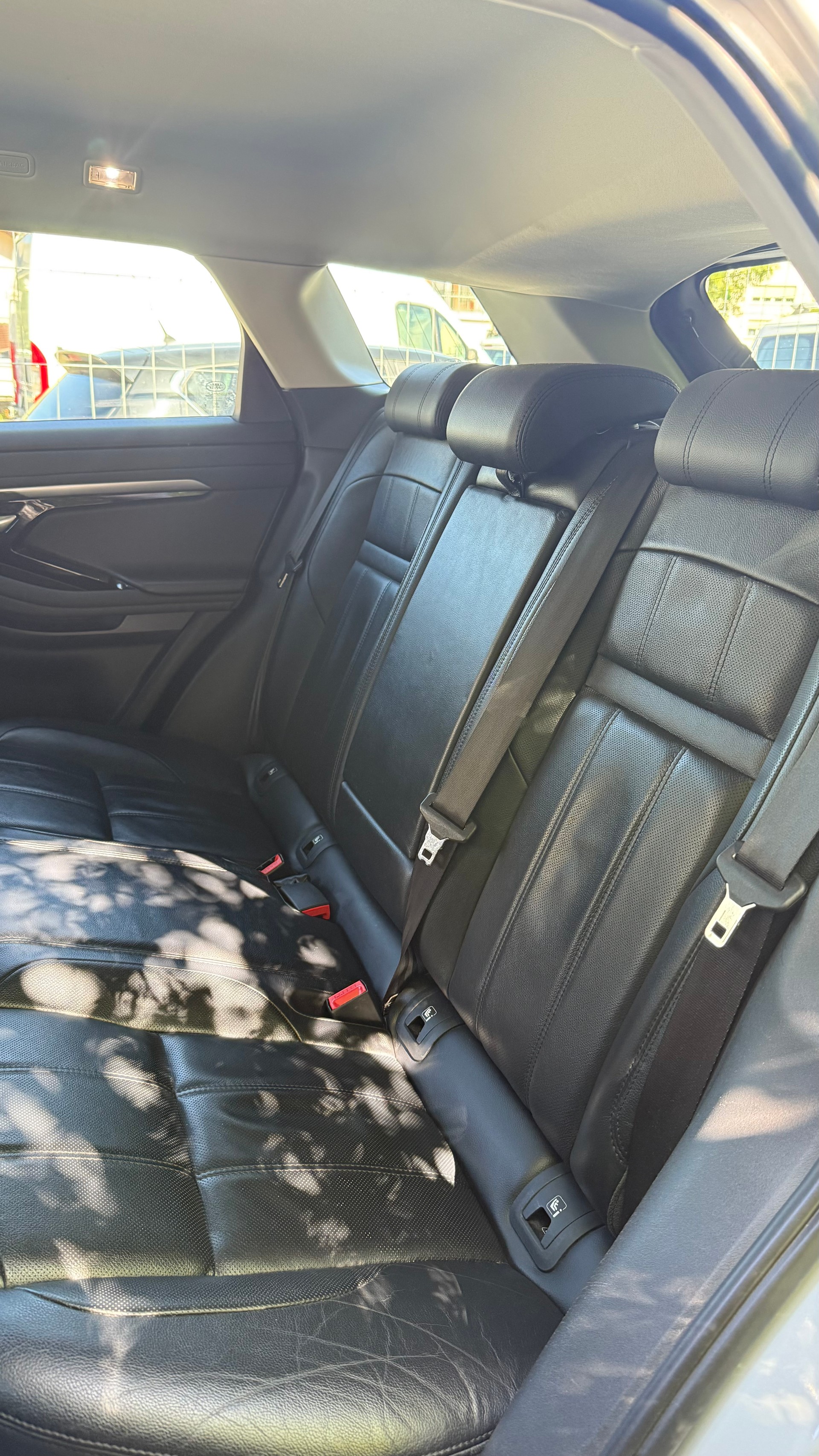 LAND ROVER Range Rover Evoque R-Dynamic D 180 SE AT9-image-7