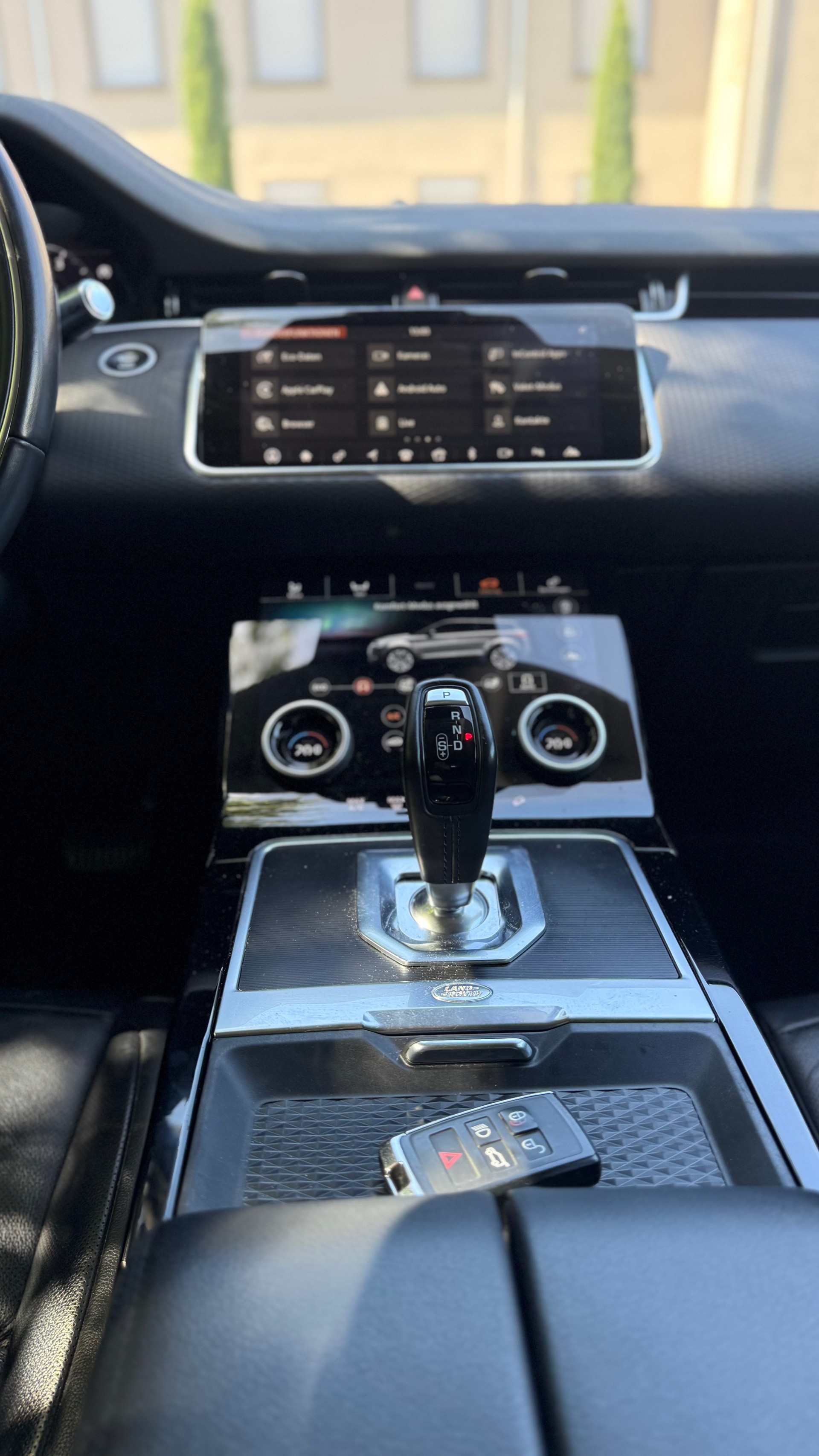 LAND ROVER Range Rover Evoque R-Dynamic D 180 SE AT9-image-10