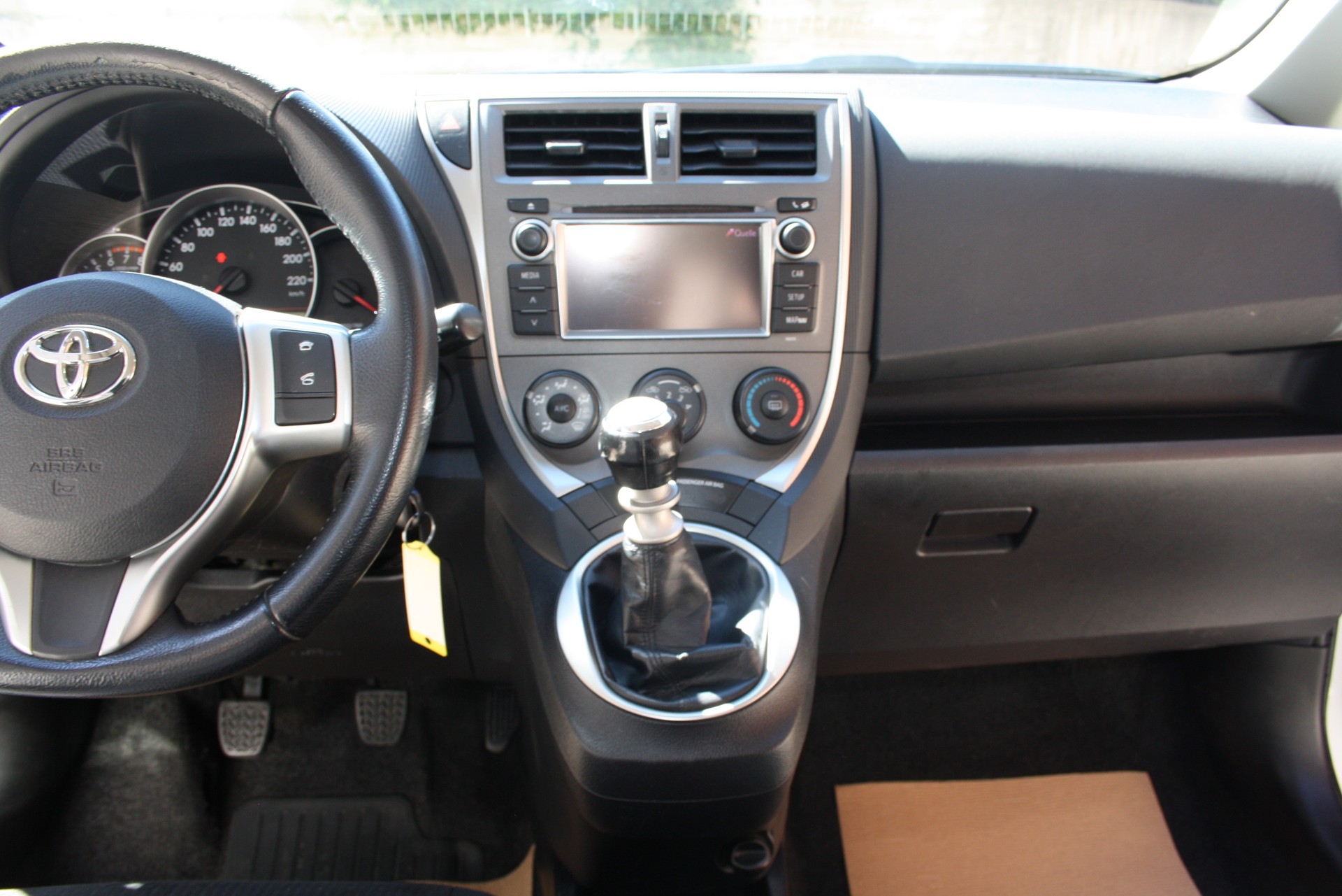 TOYOTA Verso-S 1.33 Linea Luna-image-10