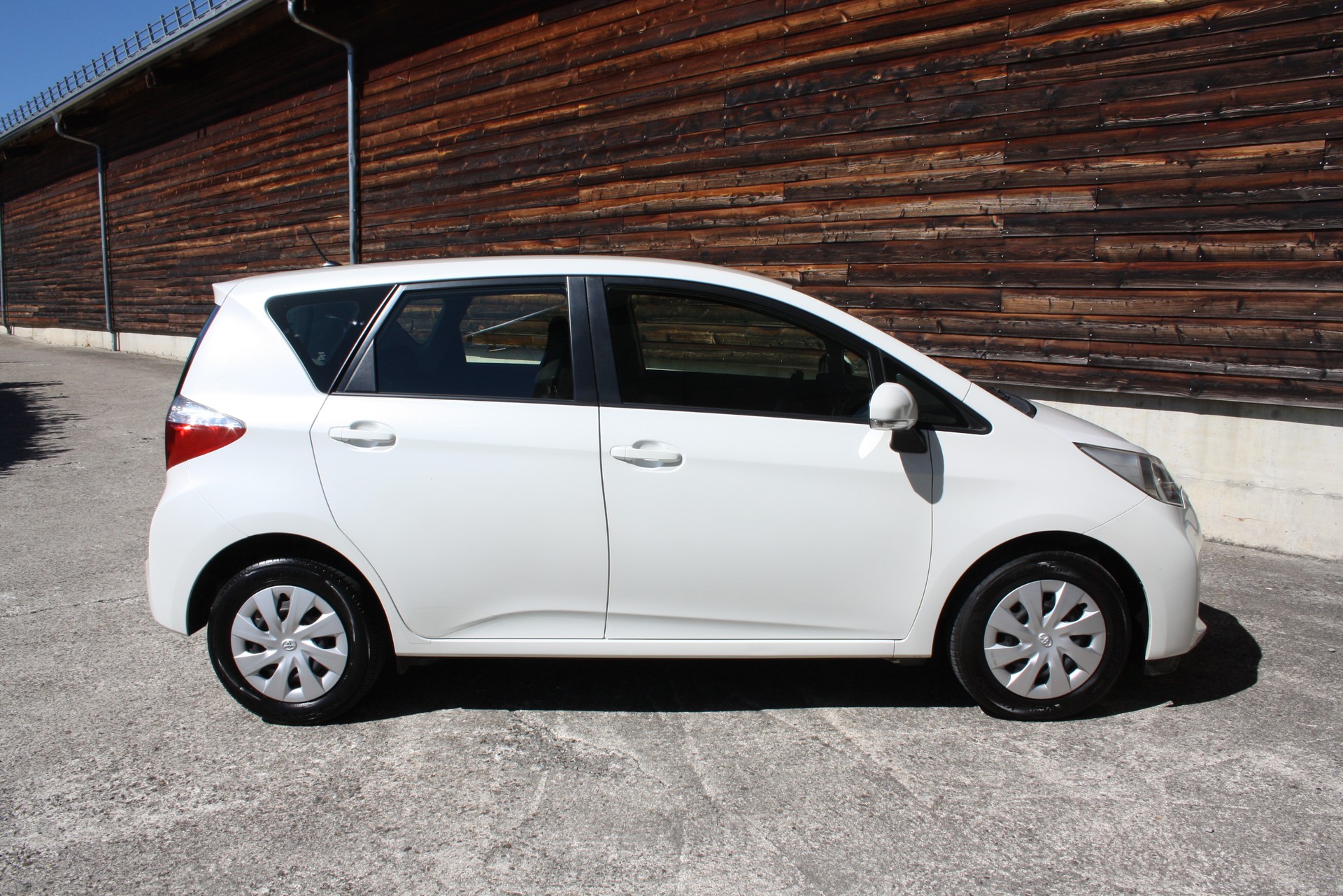 TOYOTA Verso-S 1.33 Linea Luna-image-7