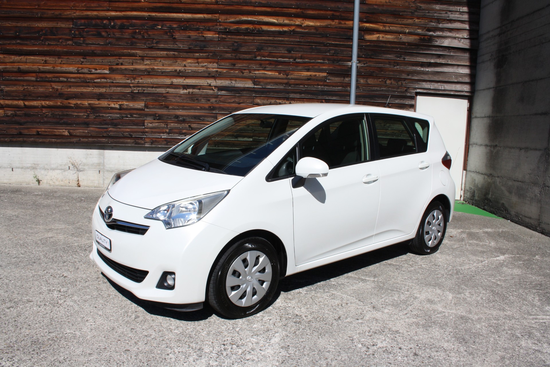 TOYOTA Verso-S 1.33 Linea Luna-image-2