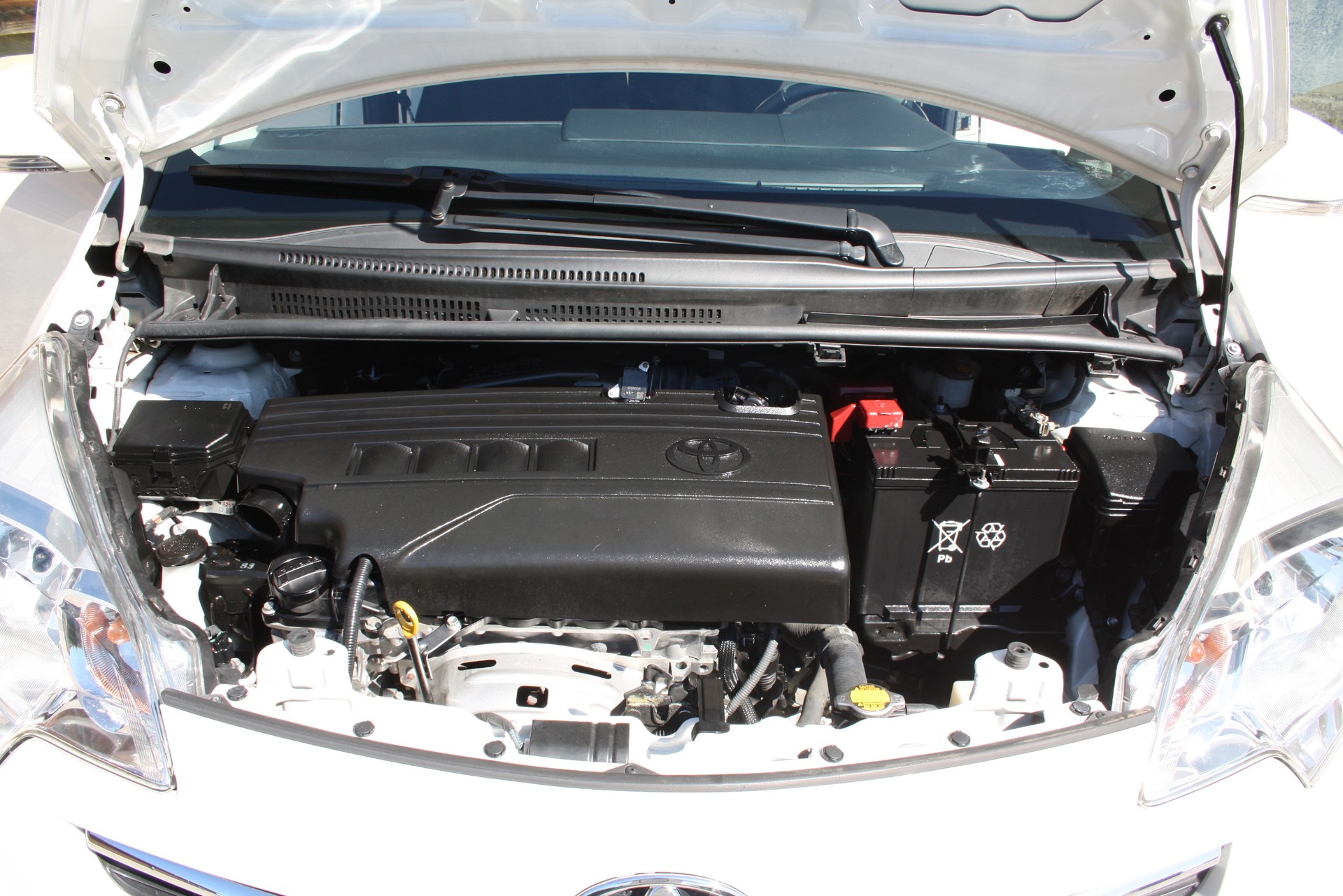 TOYOTA Verso-S 1.33 Linea Luna-image-15