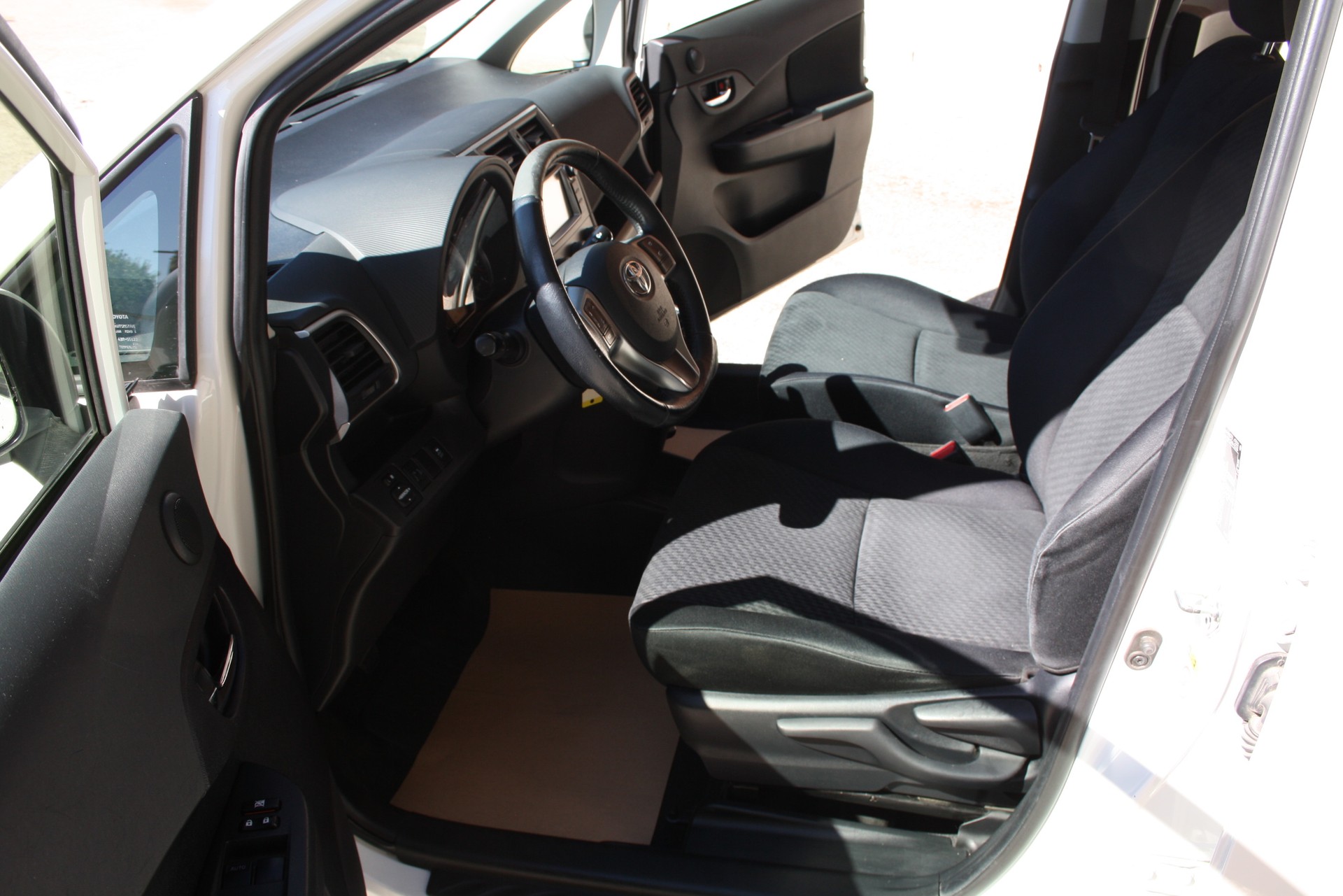 TOYOTA Verso-S 1.33 Linea Luna-image-8