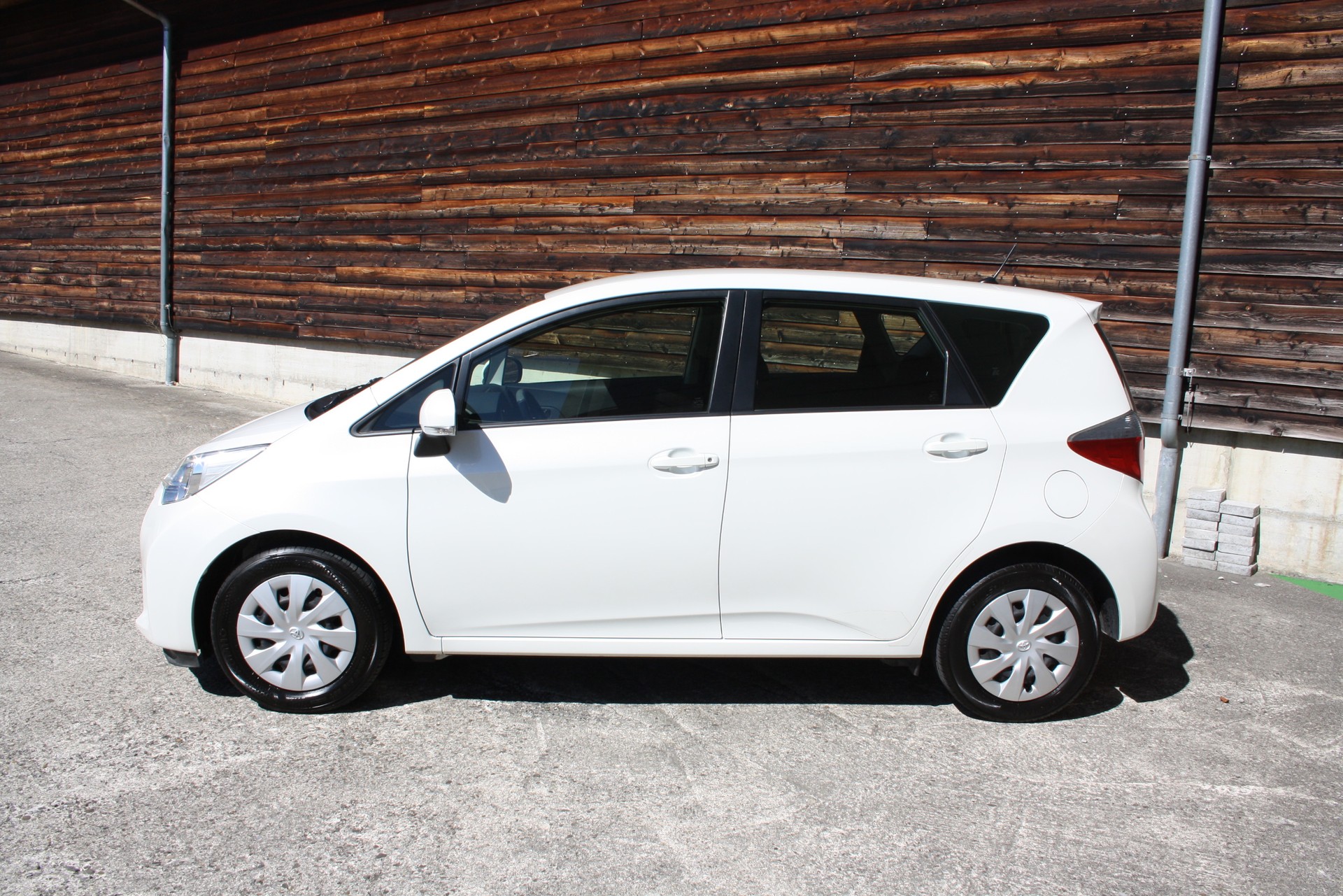 TOYOTA Verso-S 1.33 Linea Luna-image-3