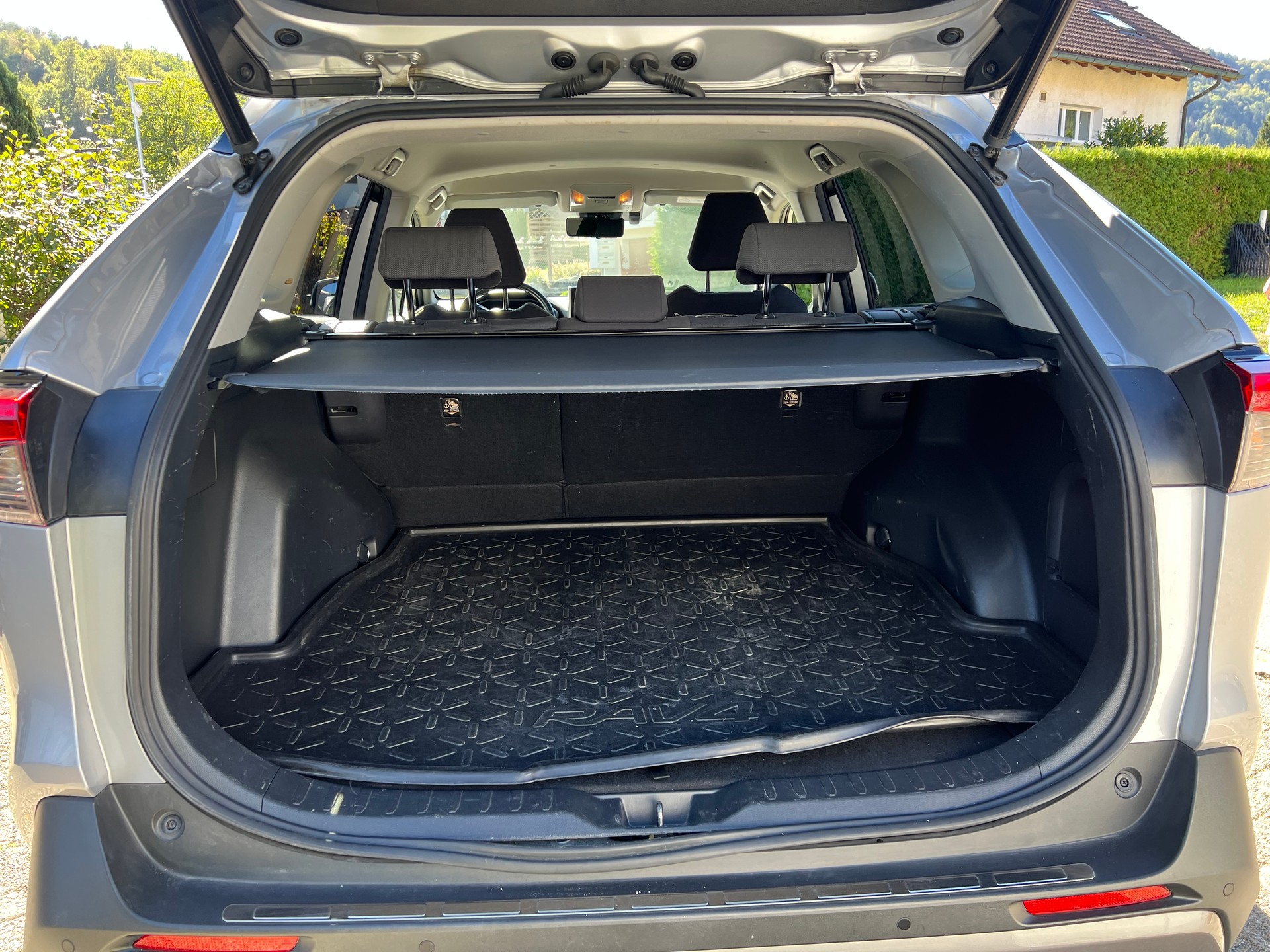 TOYOTA 2.5 HEV Style FWD-image-2