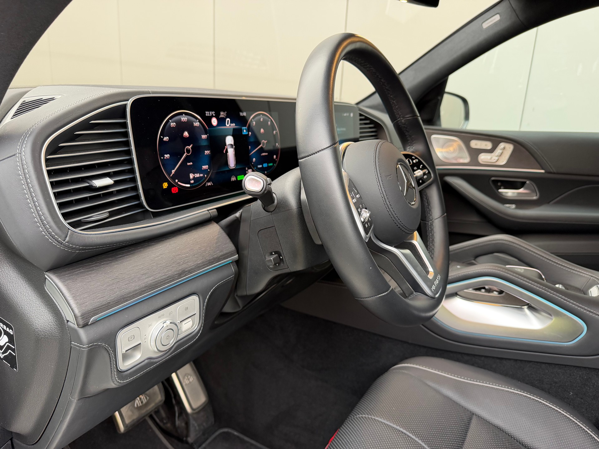 MERCEDES-BENZ Maybach-image-15