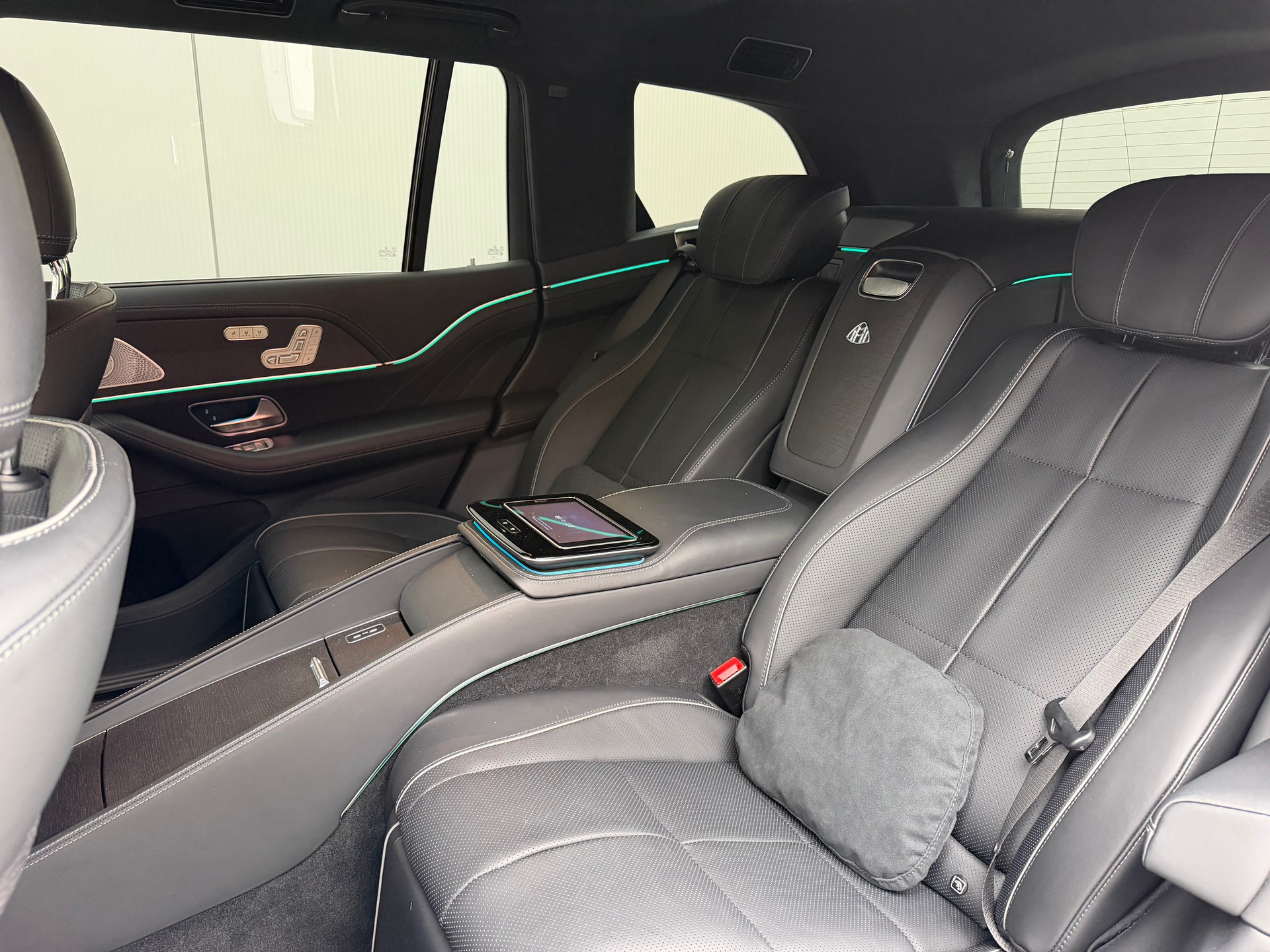 MERCEDES-BENZ Maybach-image-11