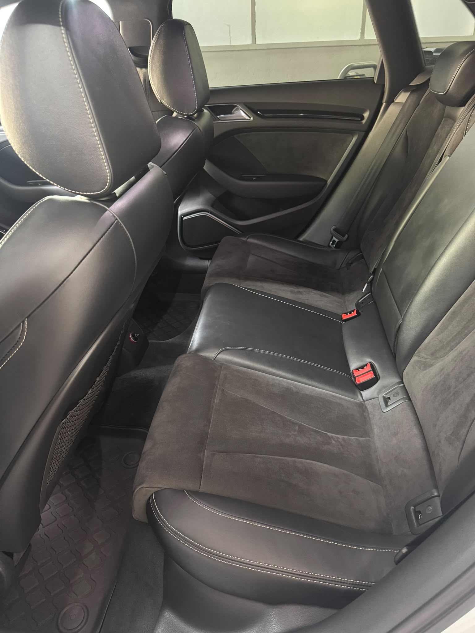 AUDI S3 Sportback 2.0 TFSI quattro S-tronic-image-9