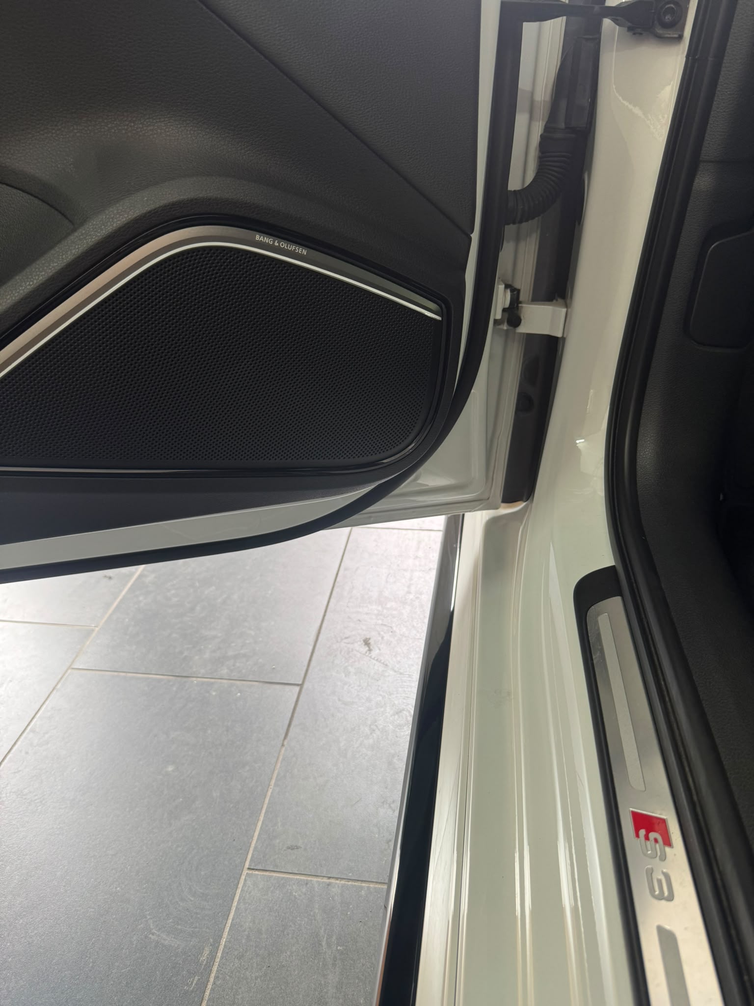 AUDI S3 Sportback 2.0 TFSI quattro S-tronic-image-10