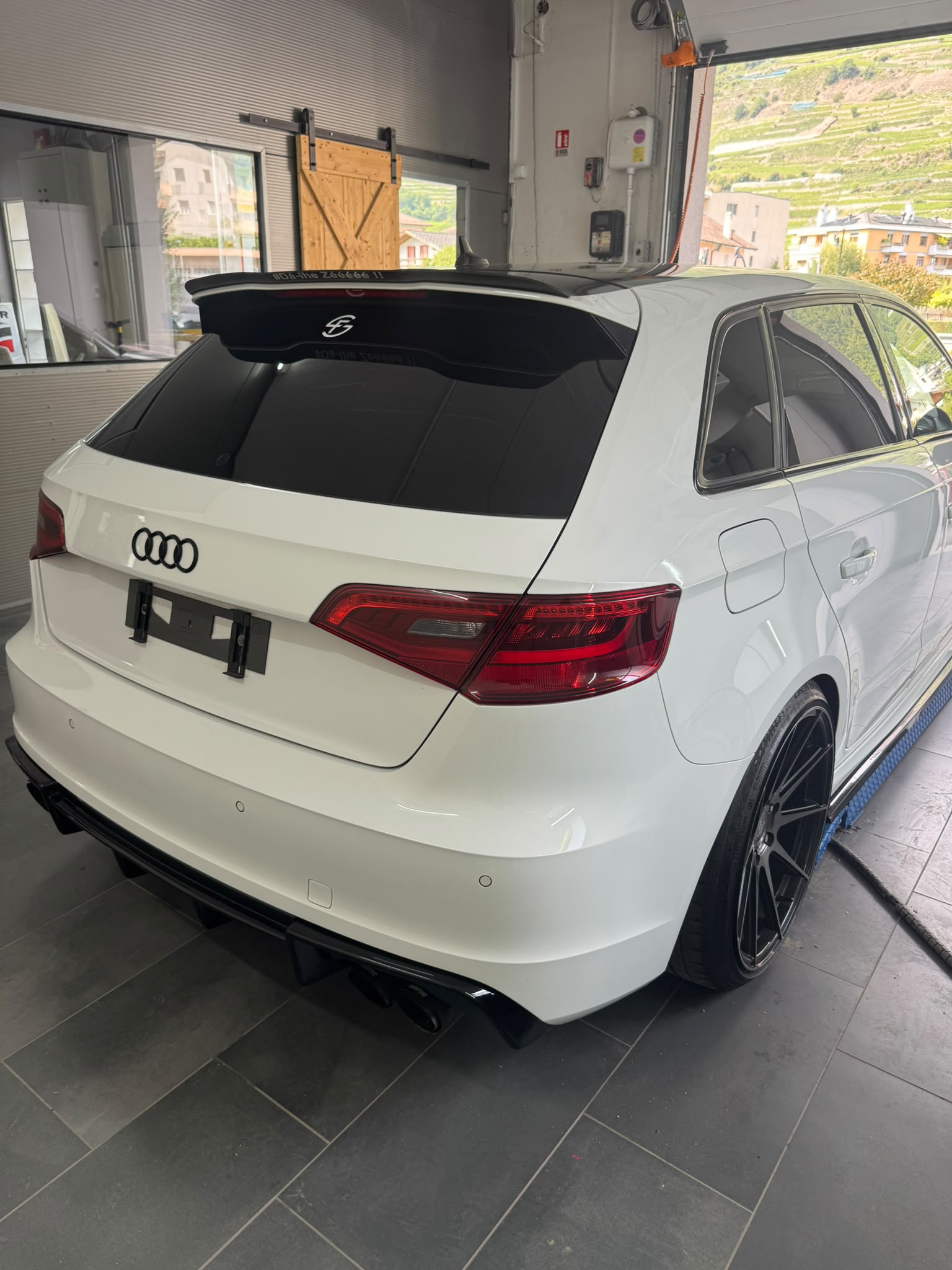 AUDI S3 Sportback 2.0 TFSI quattro S-tronic-image-4