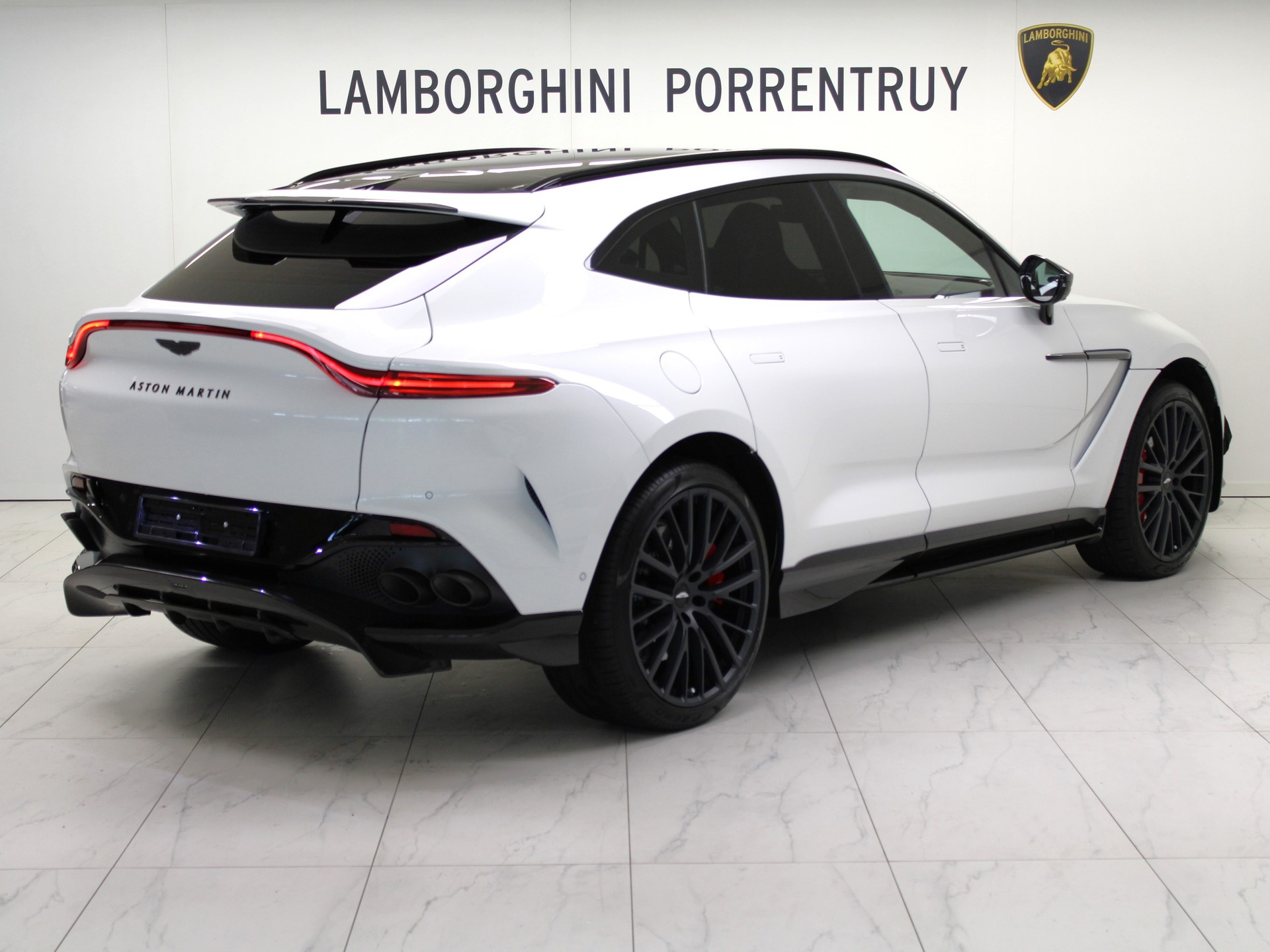 ASTON MARTIN DBX 4.0 V8 707-image-2