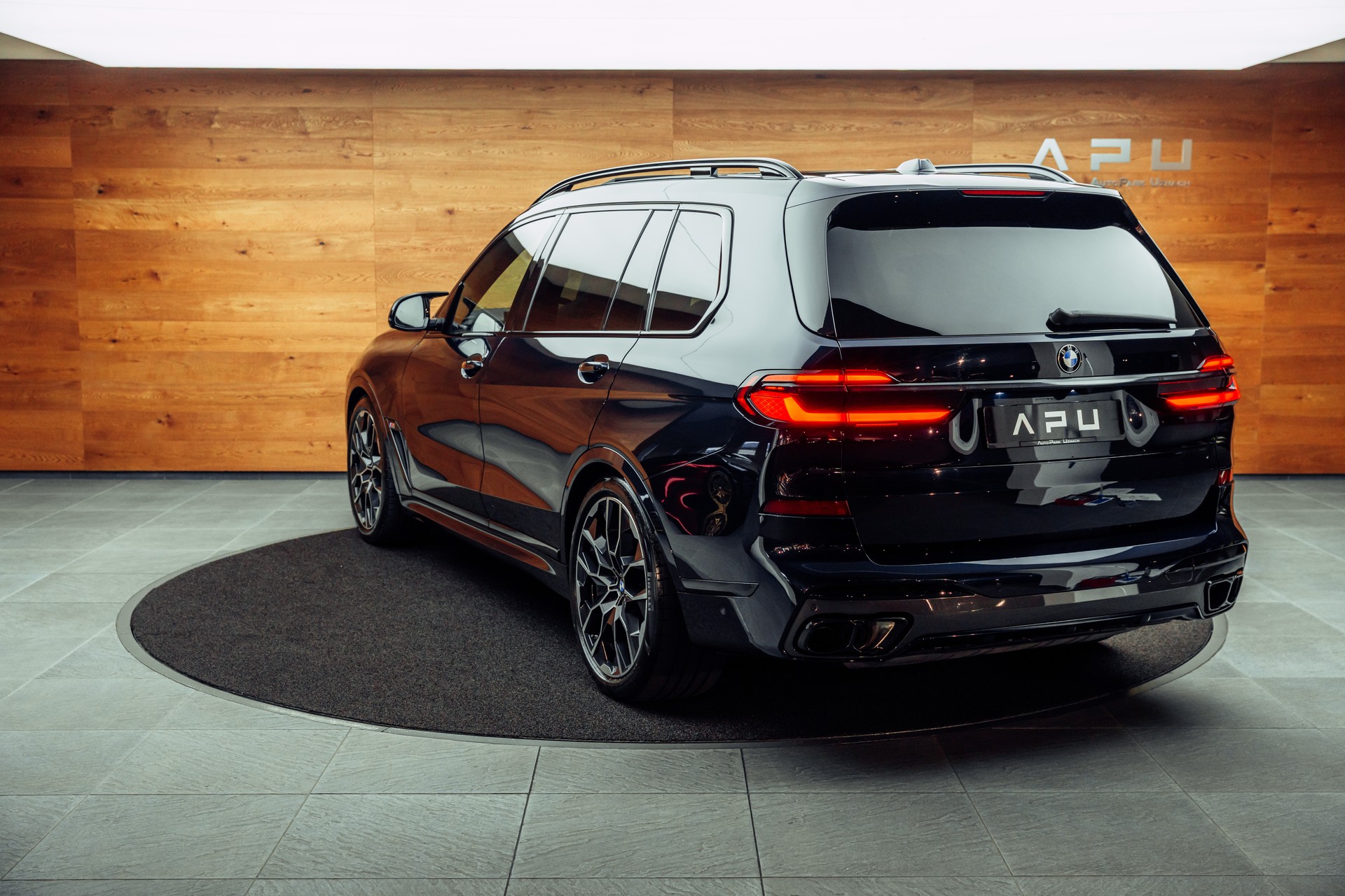 BMW X7 xDrive 48V M60i Steptronic M Sport Pro-showroom-element-2