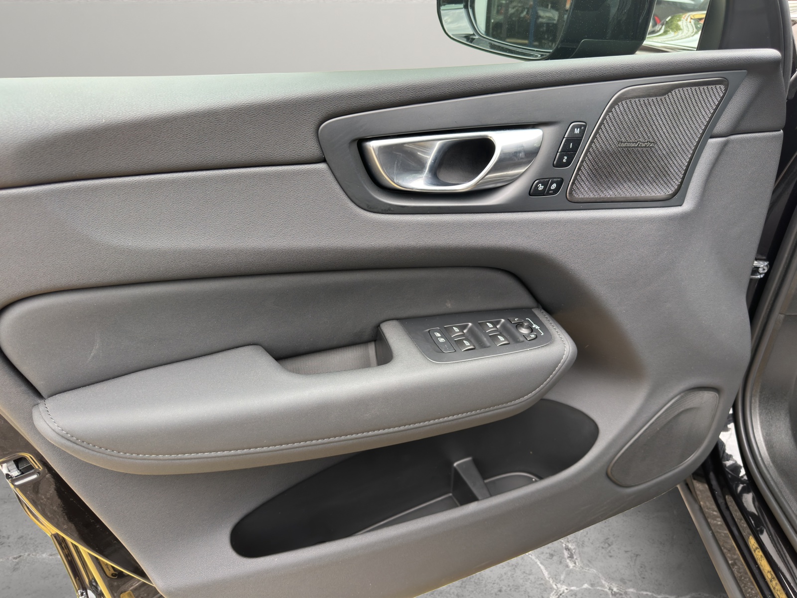 Image VOLVO XC60 XC60 2.0 T6 TE Plus Dark eAWD