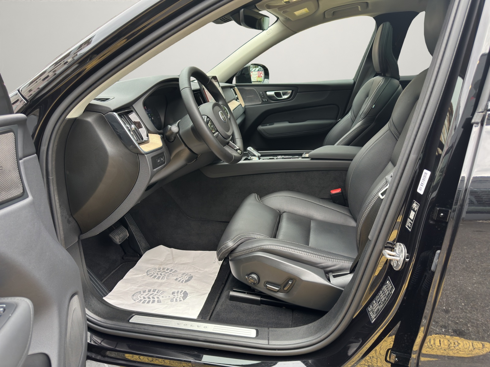 Image VOLVO XC60 XC60 2.0 T6 TE Plus Dark eAWD