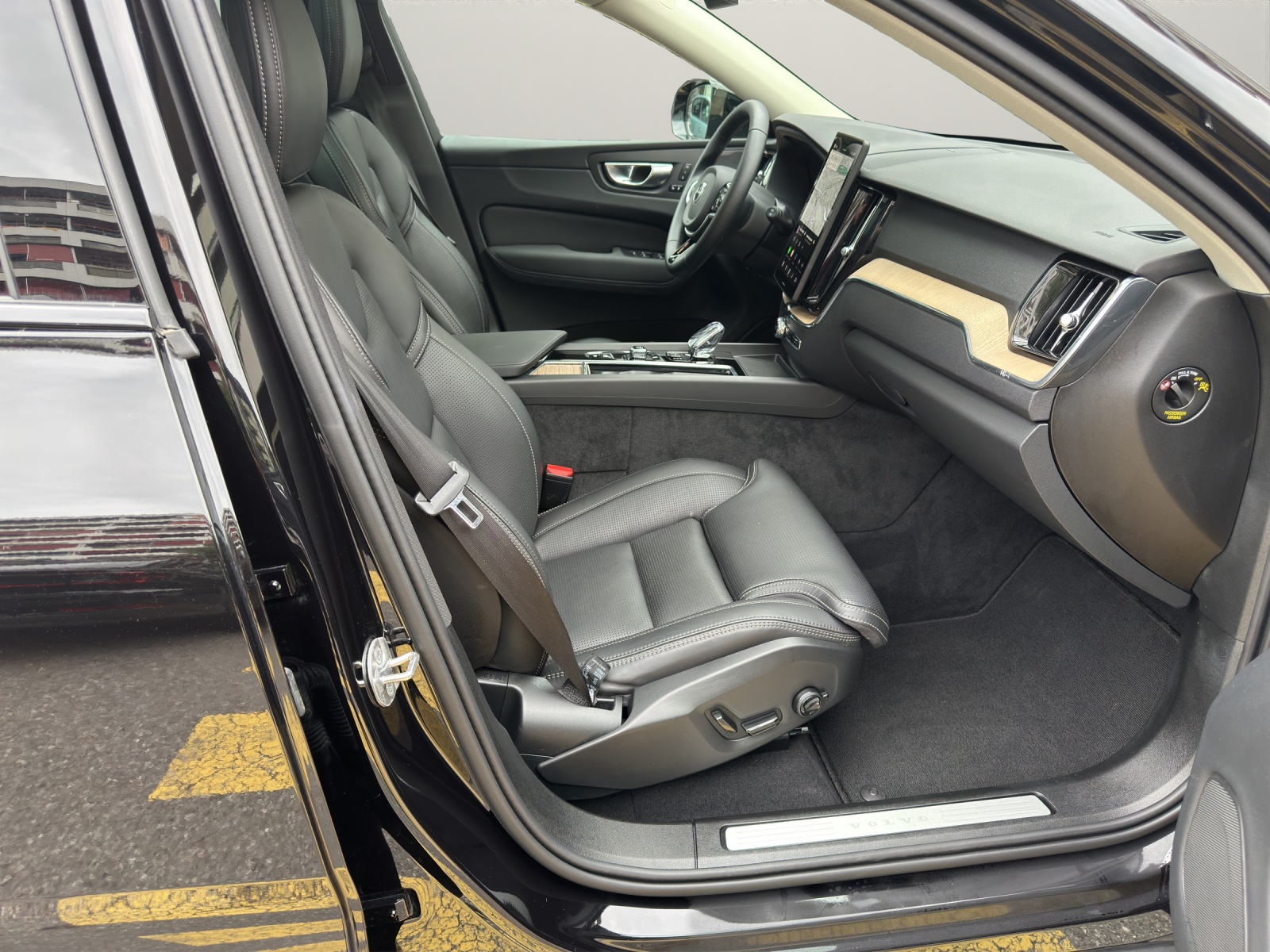 Image VOLVO XC60 XC60 2.0 T6 TE Plus Dark eAWD