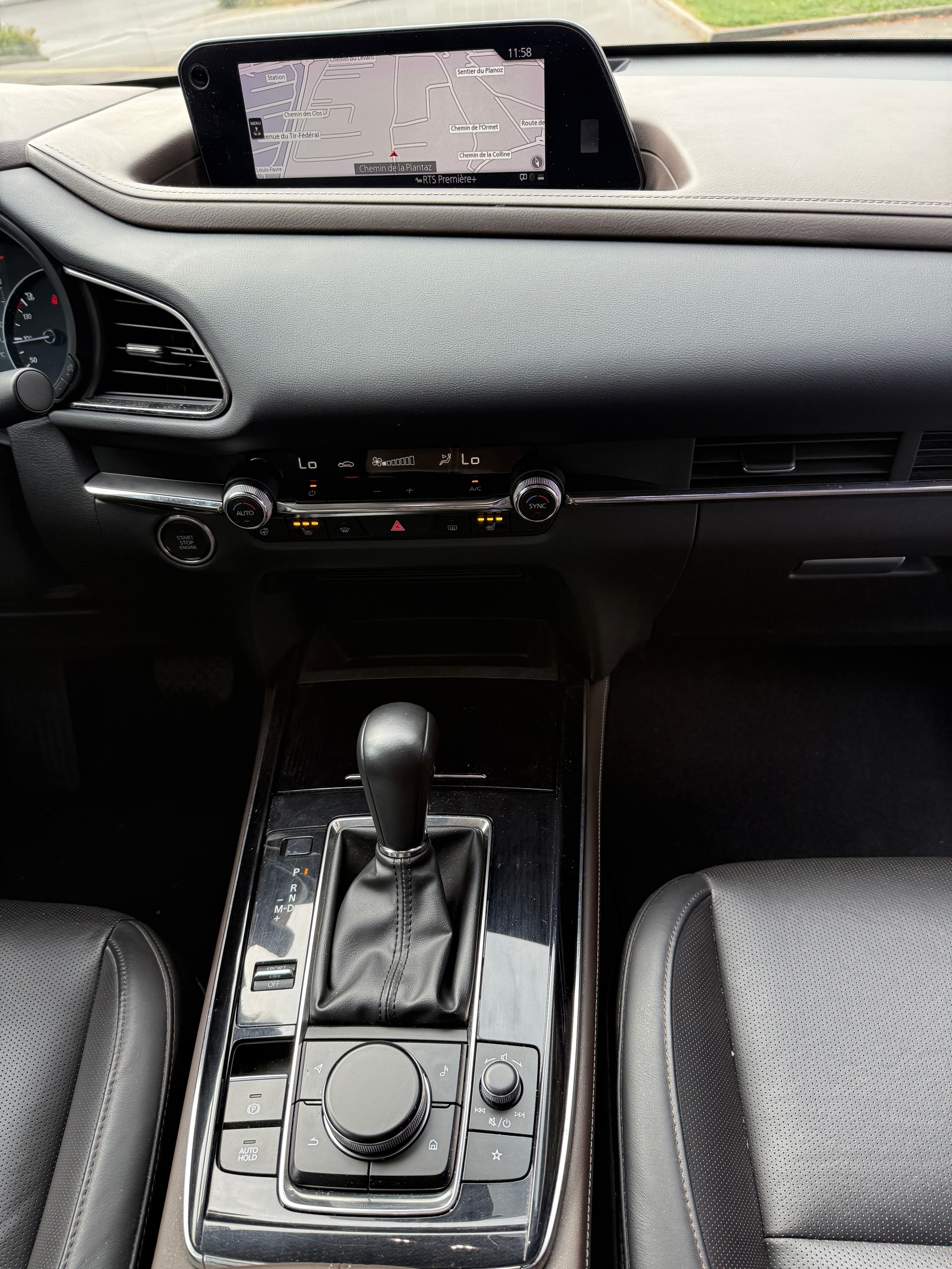 MAZDA CX-30 SKYACTIV-X 186 M Hybrid AWD Revolution Automat - CUIR - NAVIGATION - ANDROID AUTO - APPLE CARPLAY-image-28