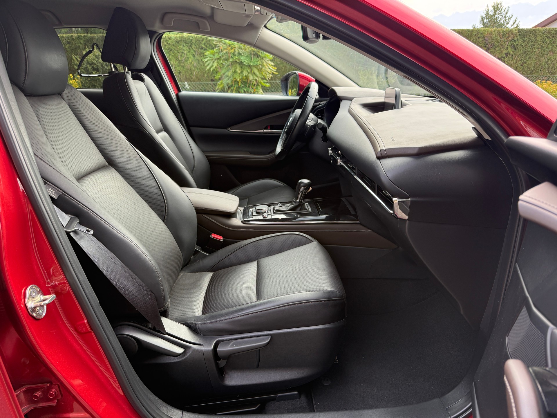 MAZDA CX-30 SKYACTIV-X 186 M Hybrid AWD Revolution Automat - CUIR - NAVIGATION - ANDROID AUTO - APPLE CARPLAY-image-21