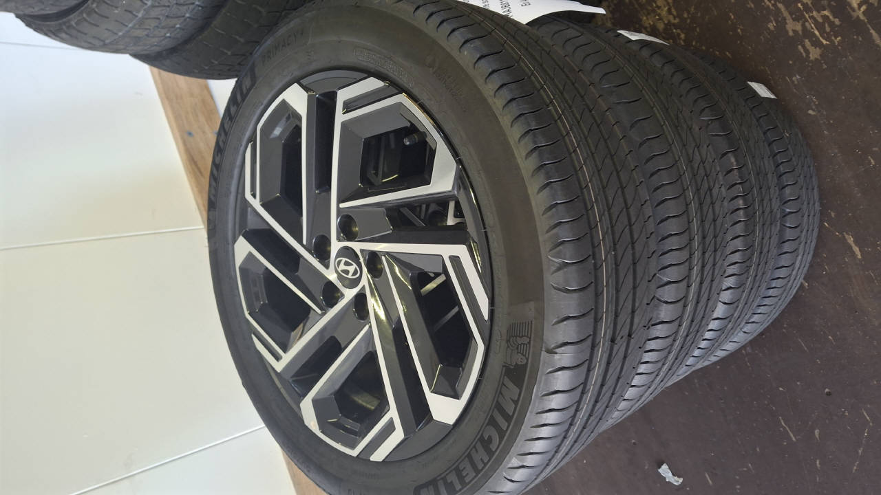 HYUNDAI Tucson 1.6 T-GDi HEV N-Line LUX.pack 4WD-image-1