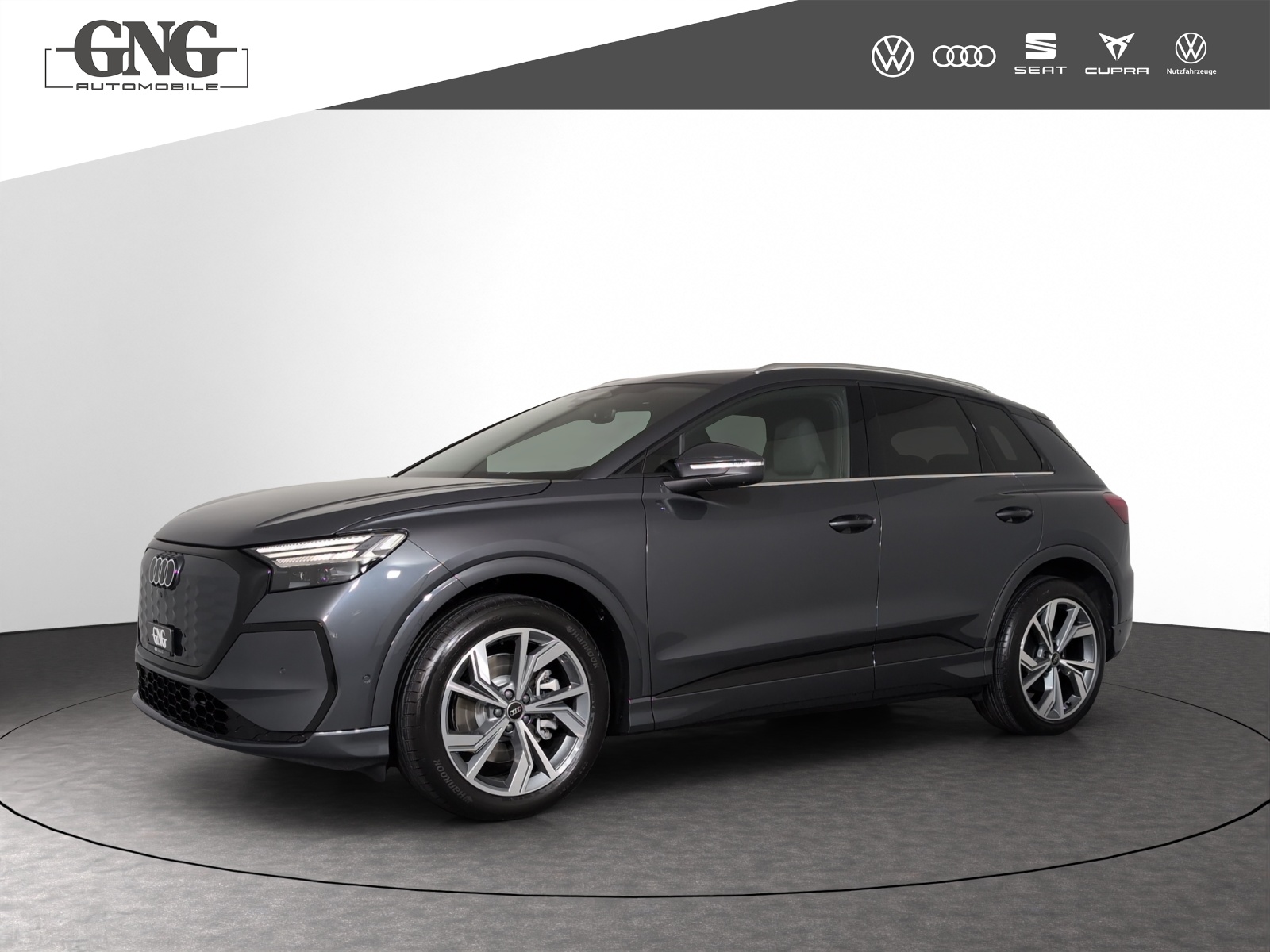 AUDI Q4 e-tron SUV performance Attraction-image-0