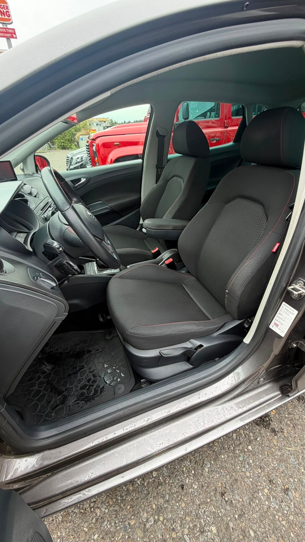SEAT Ibiza 1.2 TSI FR Viva DSG-image-8
