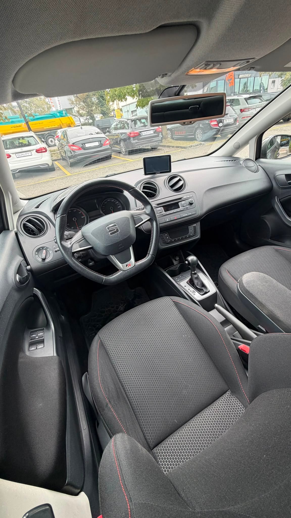 SEAT Ibiza 1.2 TSI FR Viva DSG-image-9