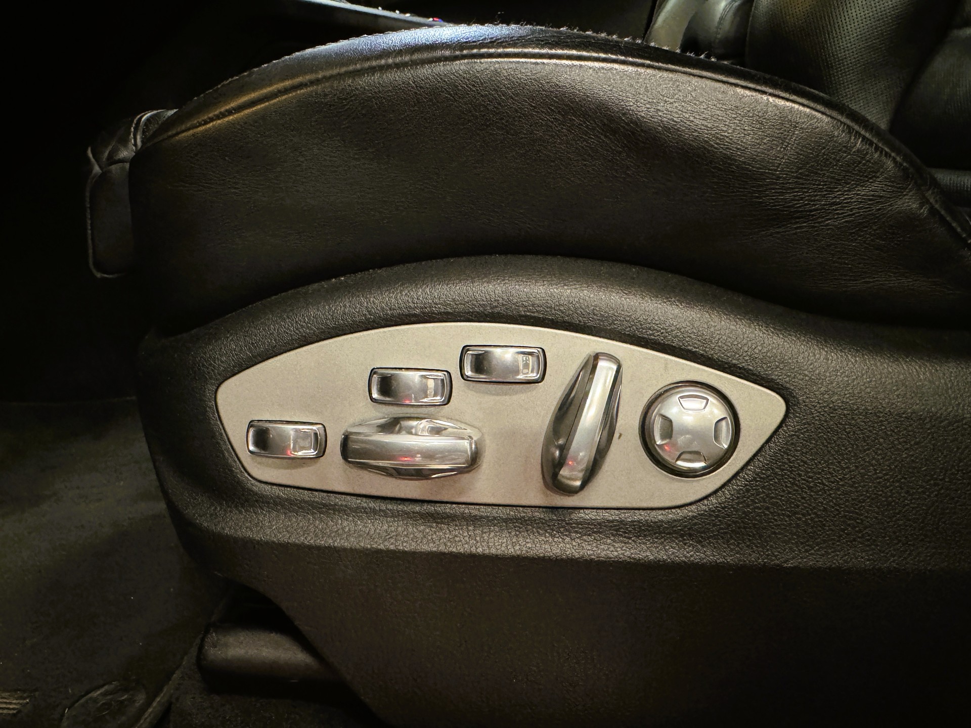 PORSCHE Macan Turbo PDK-image-9