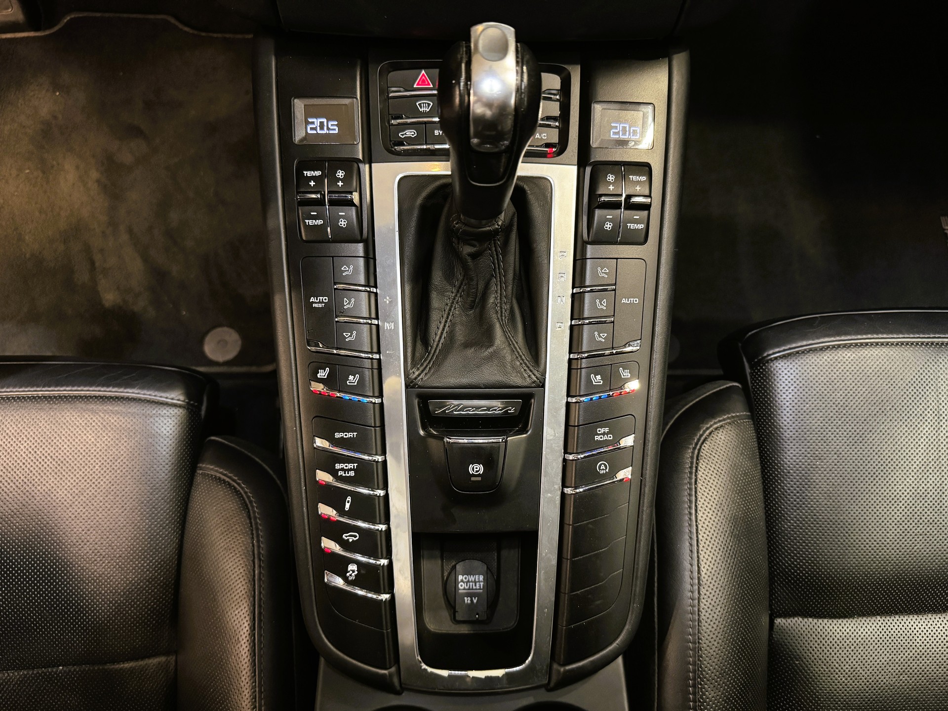 PORSCHE Macan Turbo PDK-image-13