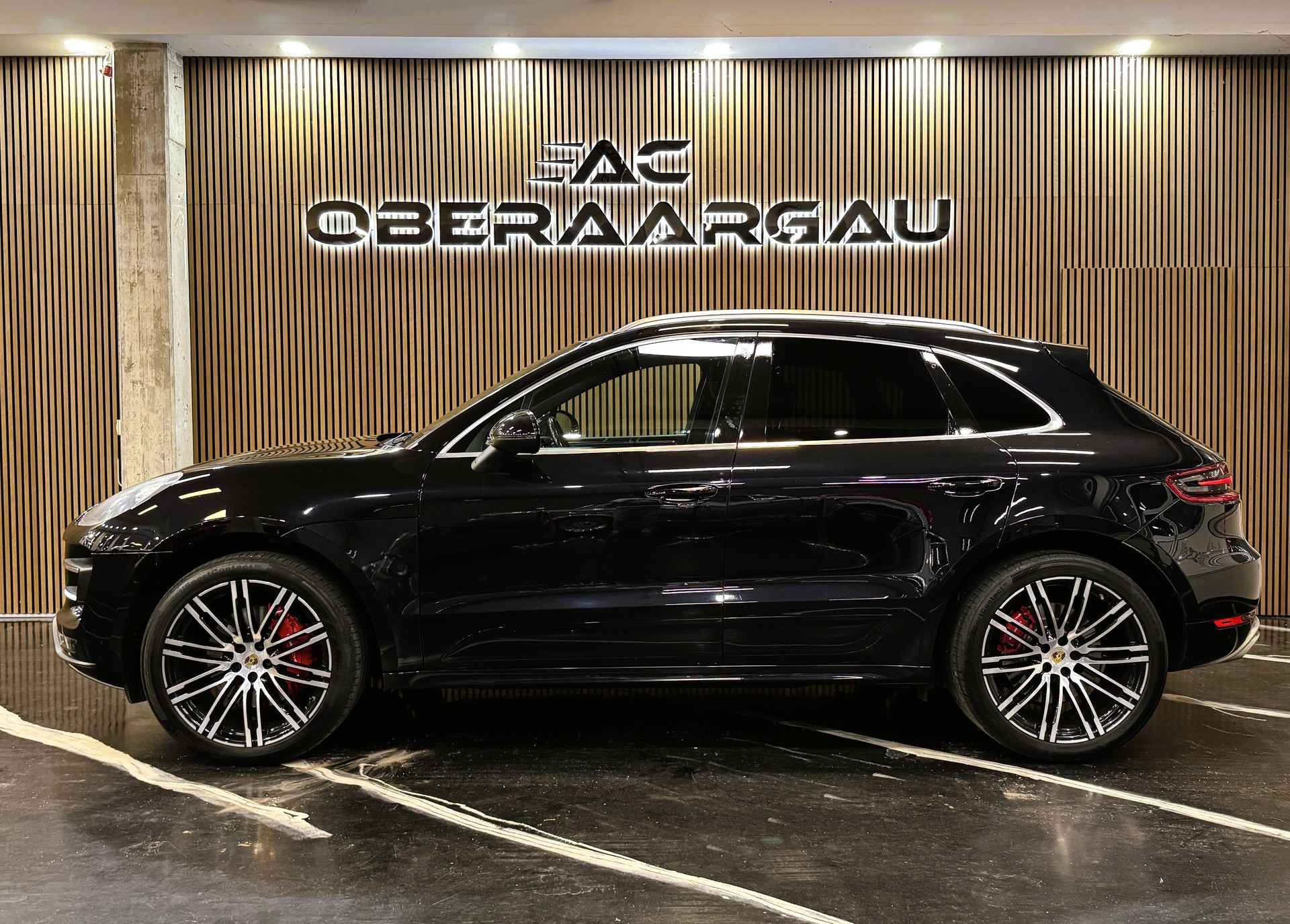 PORSCHE Macan Turbo PDK-image-2