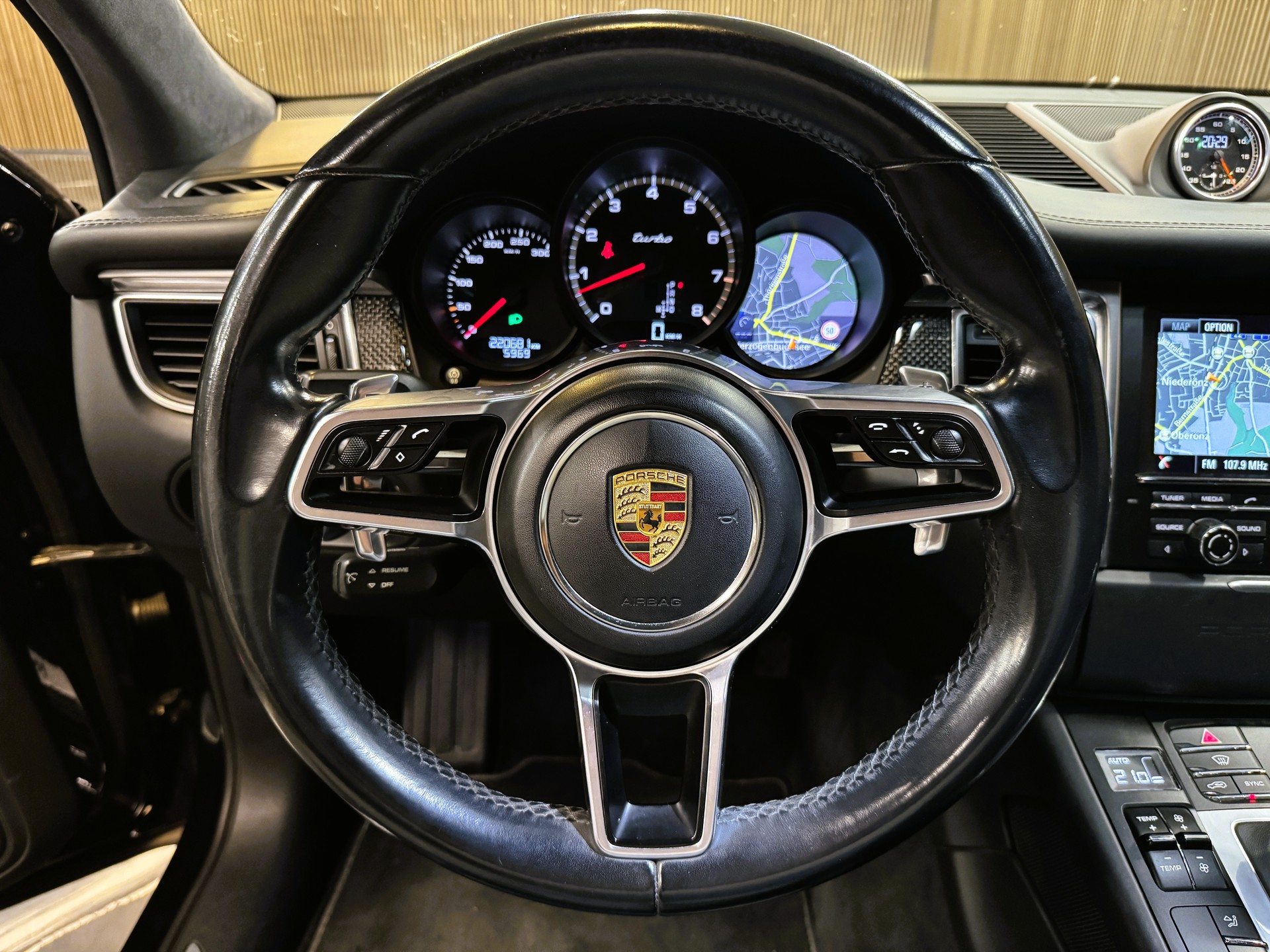 PORSCHE Macan Turbo PDK-image-10