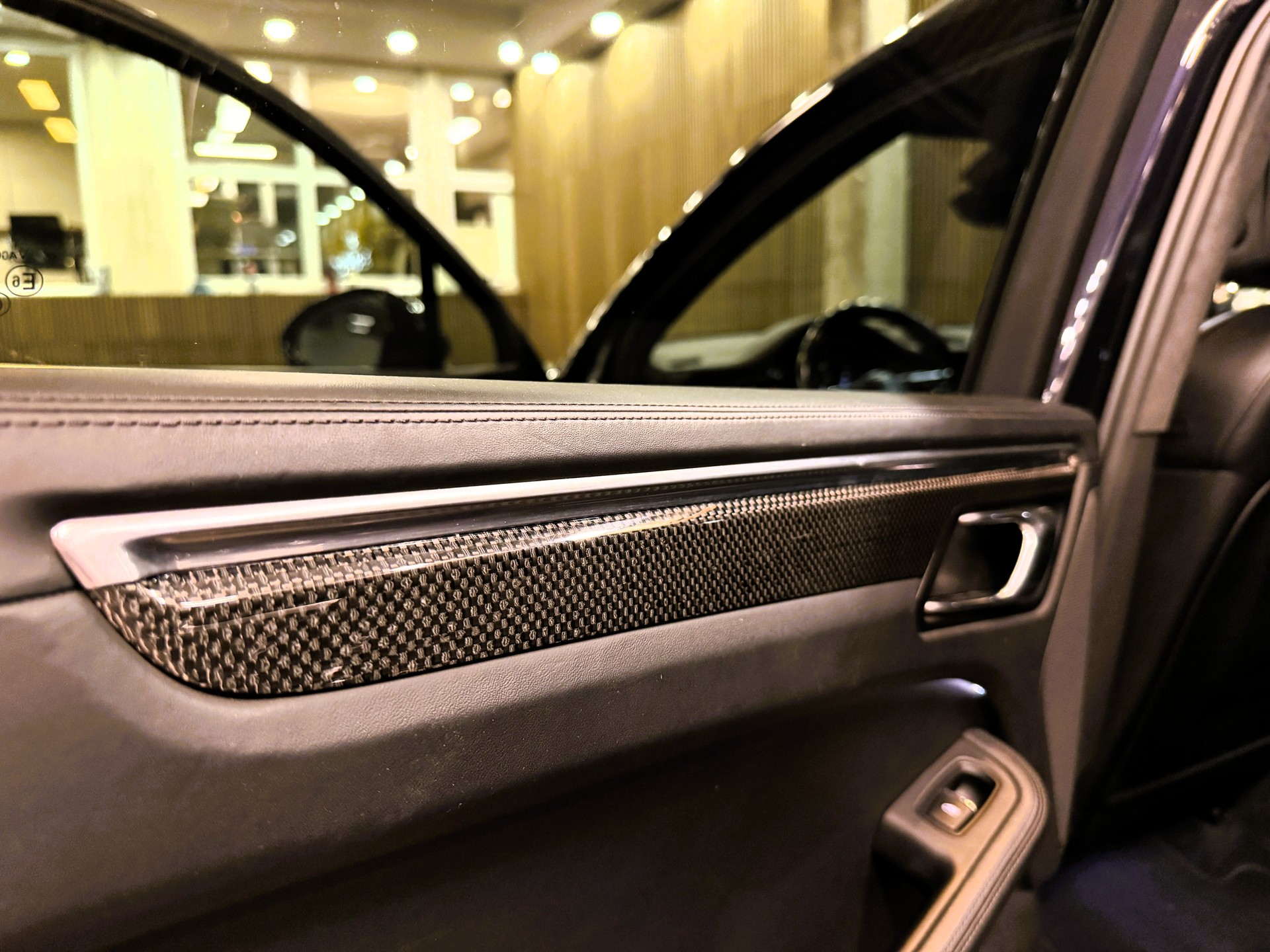 PORSCHE Macan Turbo PDK-image-19