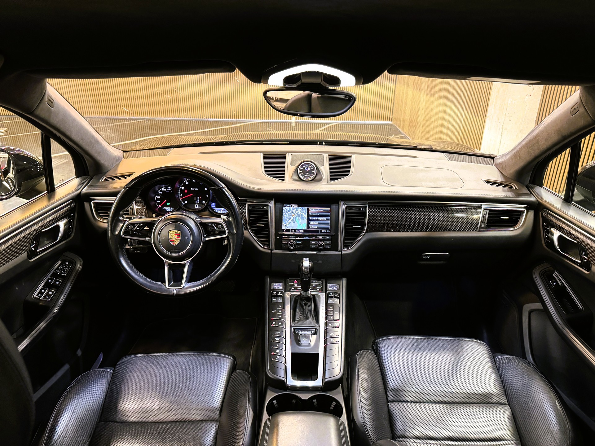 PORSCHE Macan Turbo PDK-image-12