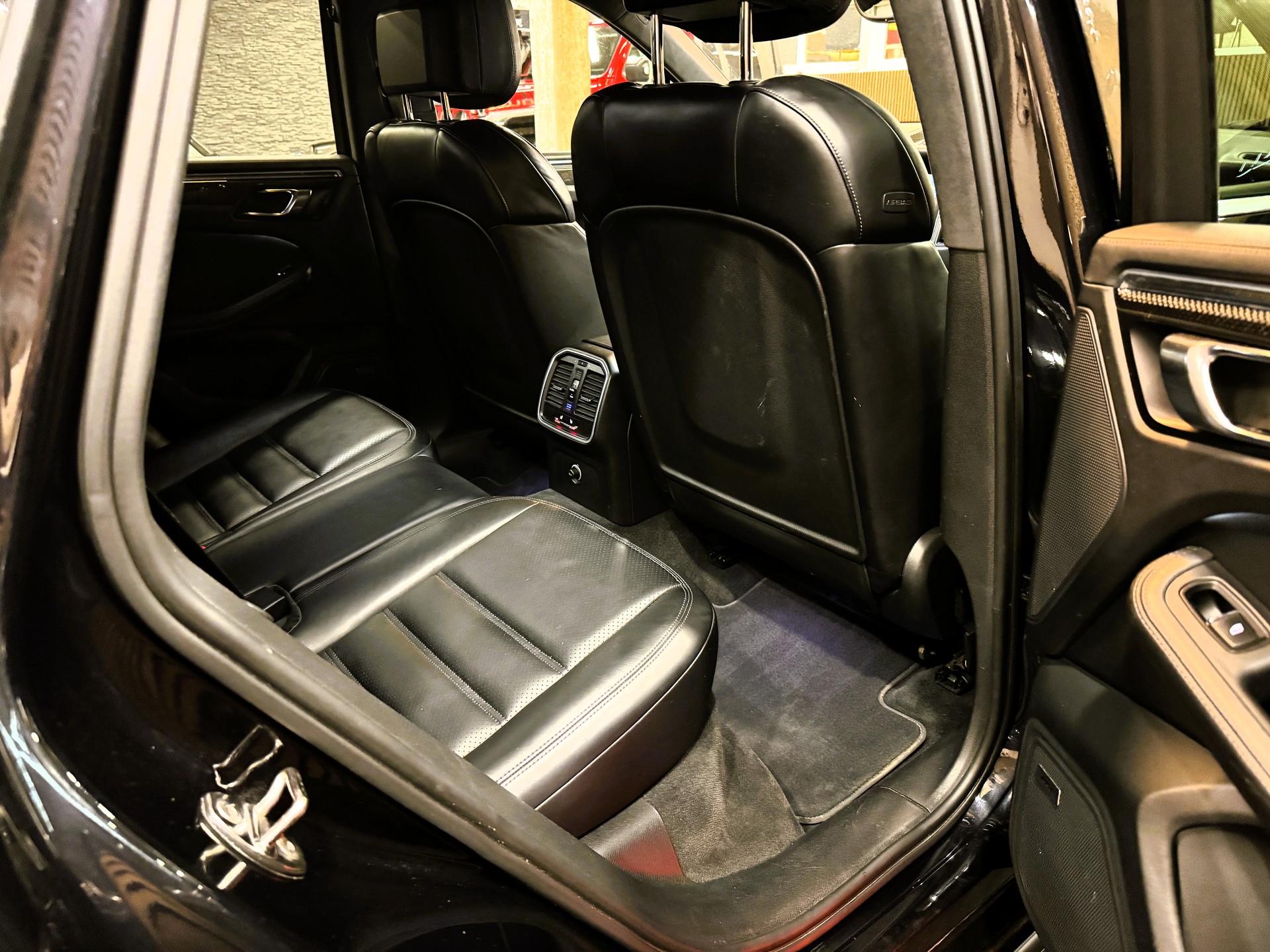 PORSCHE Macan Turbo PDK-image-21