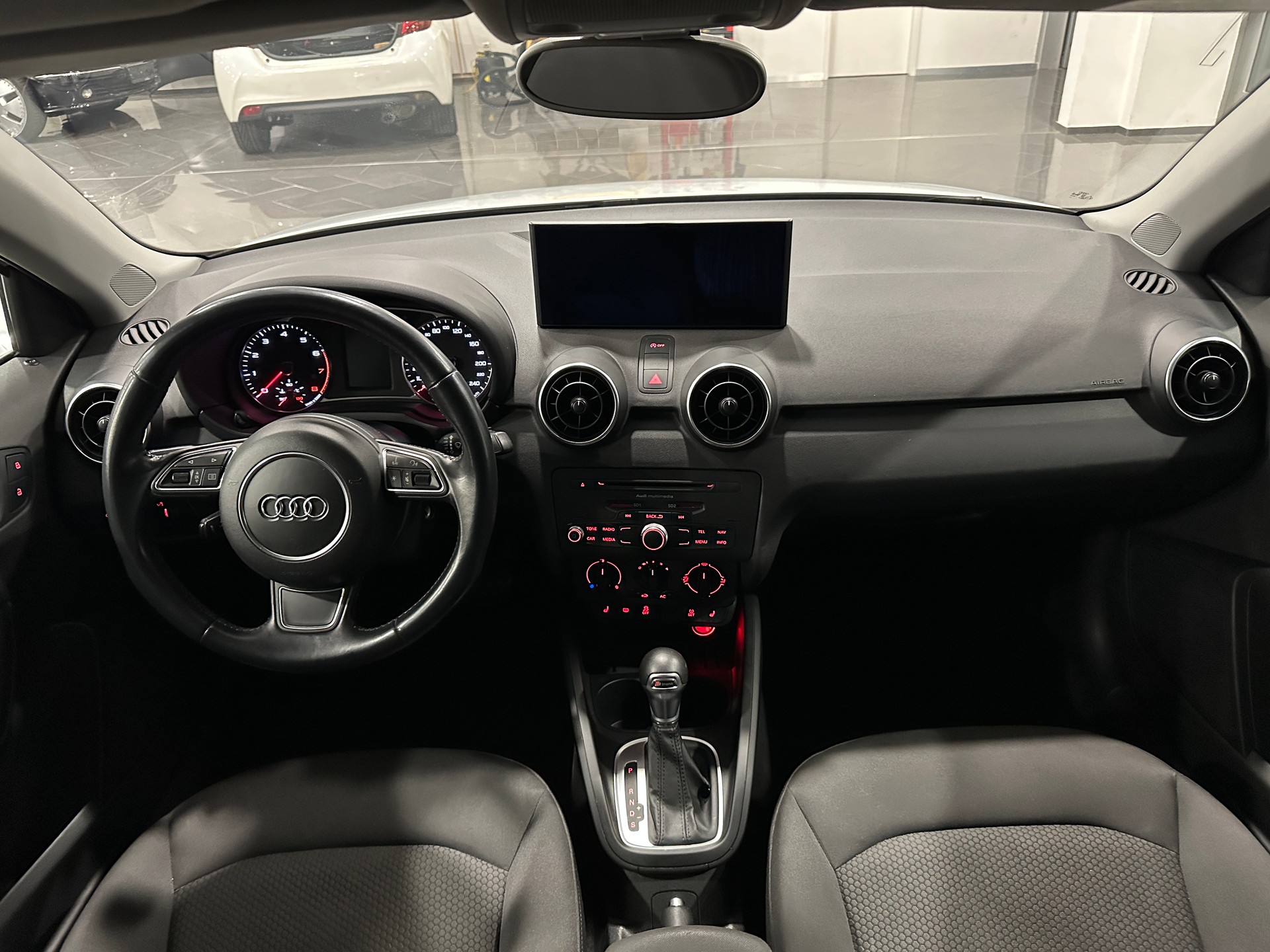 AUDI A1 Sportback 1.4 TFSI Attraction S-tronic-image-1