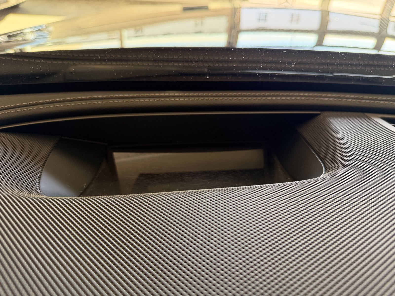 MERCEDES-BENZ E 400 AMG Line 4Matic 9G-Tronic-image-30