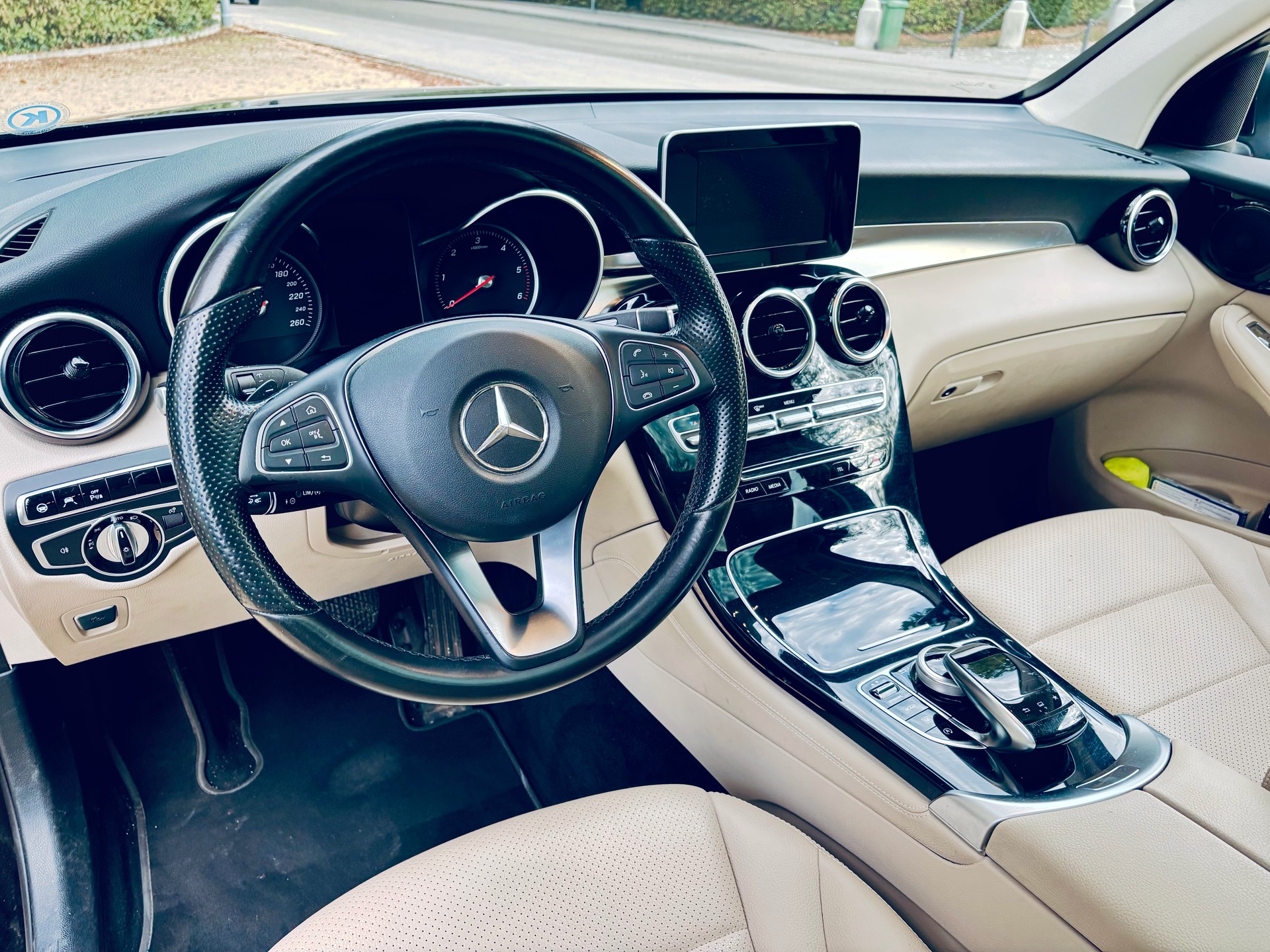 MERCEDES-BENZ GLC 250 d 4m-image-2