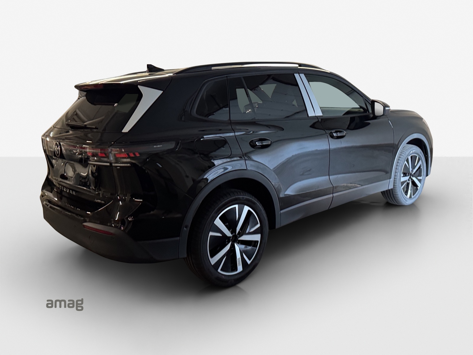 VW Tiguan 2.0 TSI DSG Life 4Motion-image-4