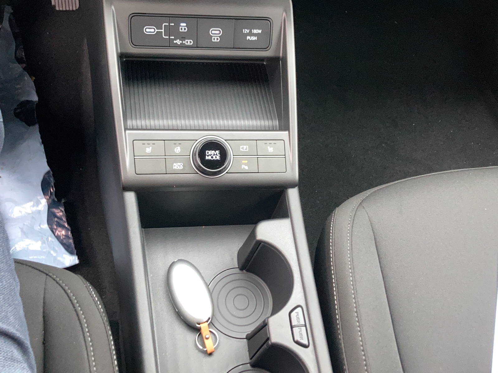 HYUNDAI Kona EV 65.4 kWh Origo-image-11