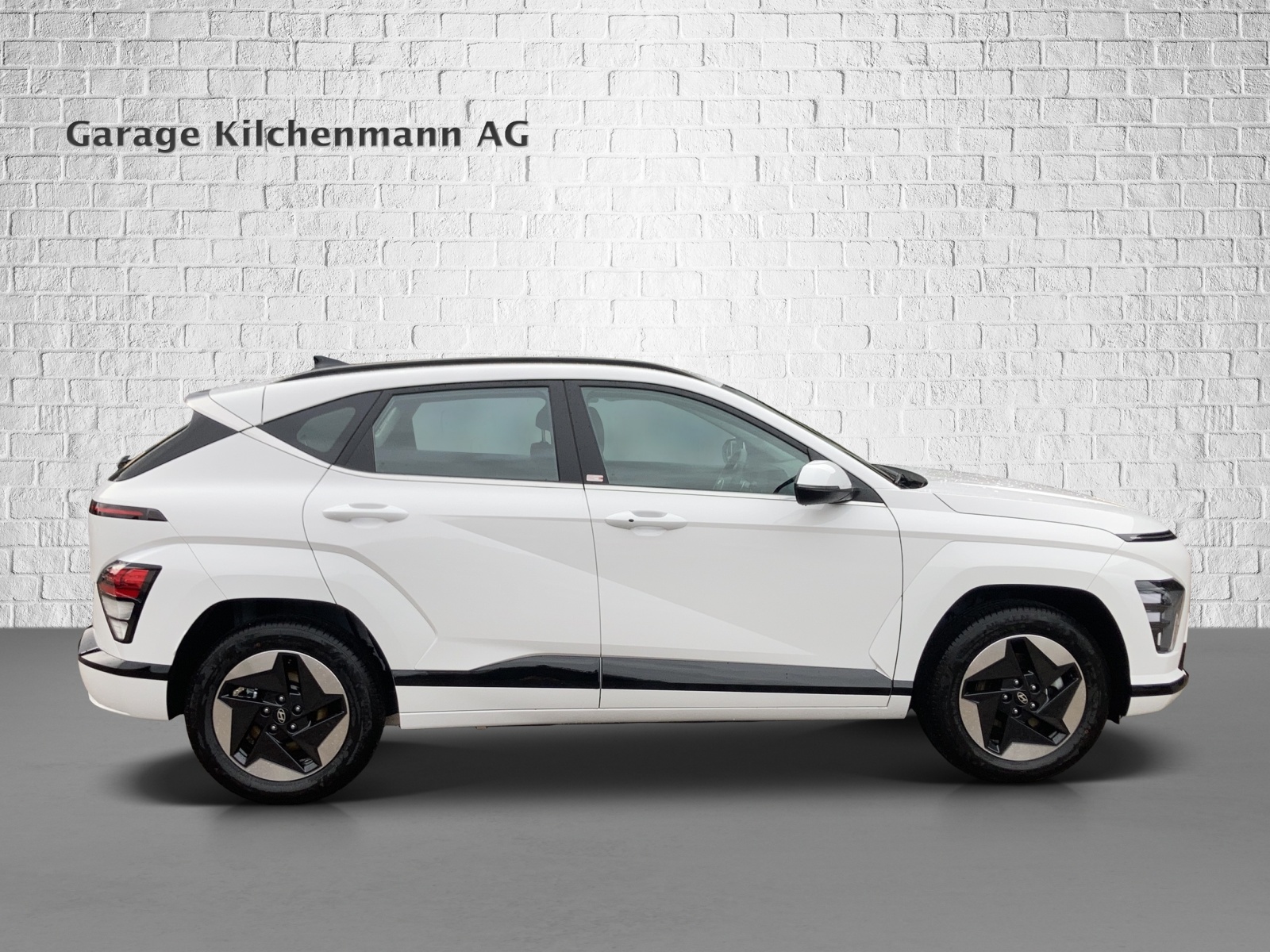 HYUNDAI Kona EV 65.4 kWh Origo-image-5