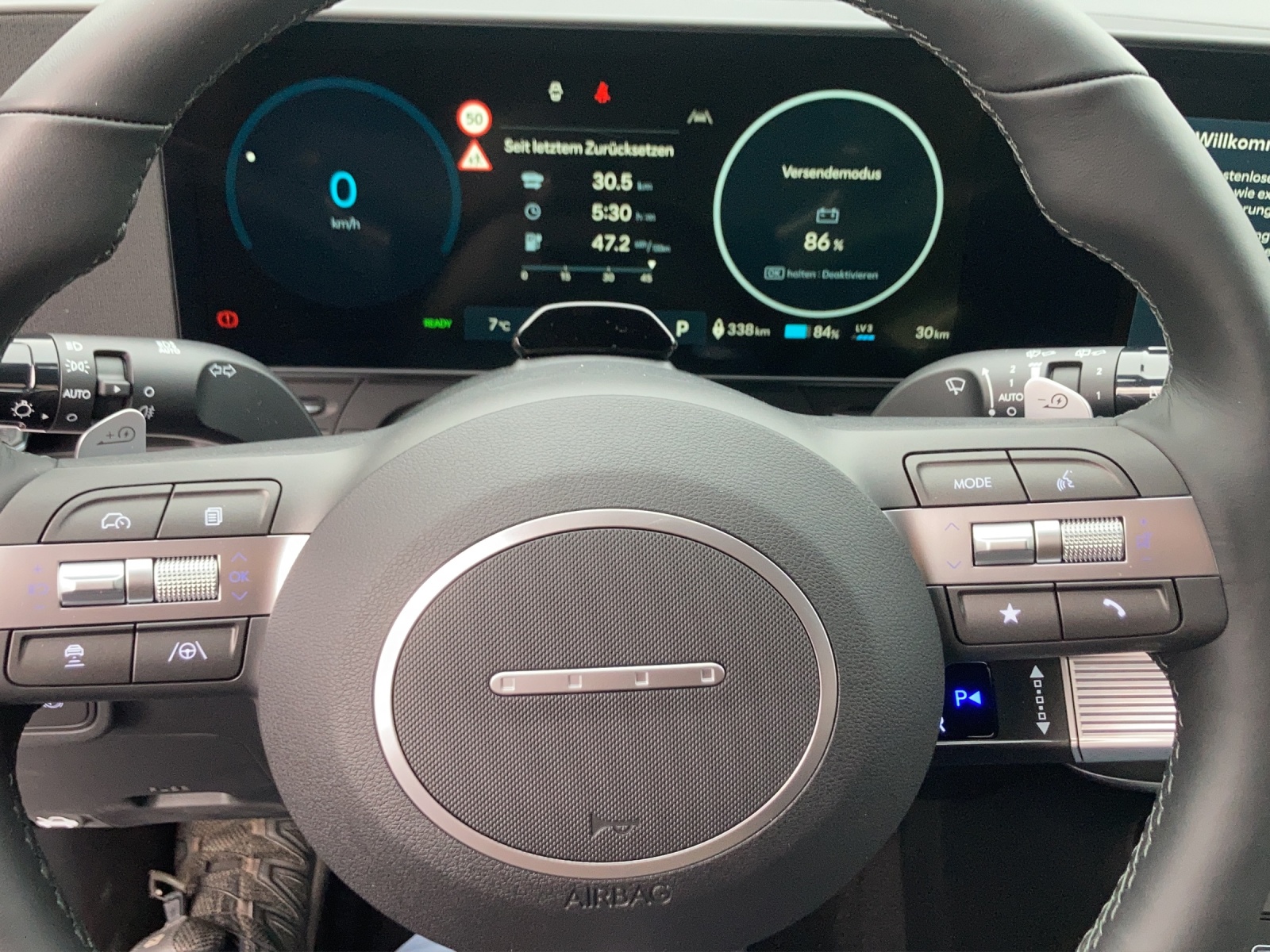 HYUNDAI Kona EV 65.4 kWh Origo-image-9