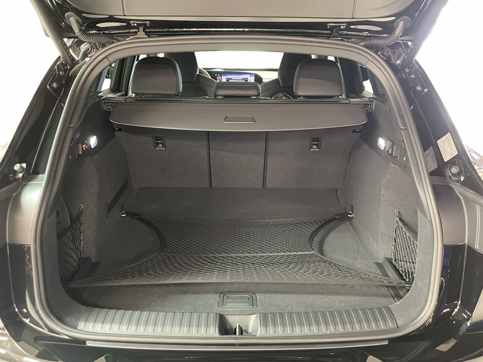 AUDI Q6 e-tron quattro-image-12