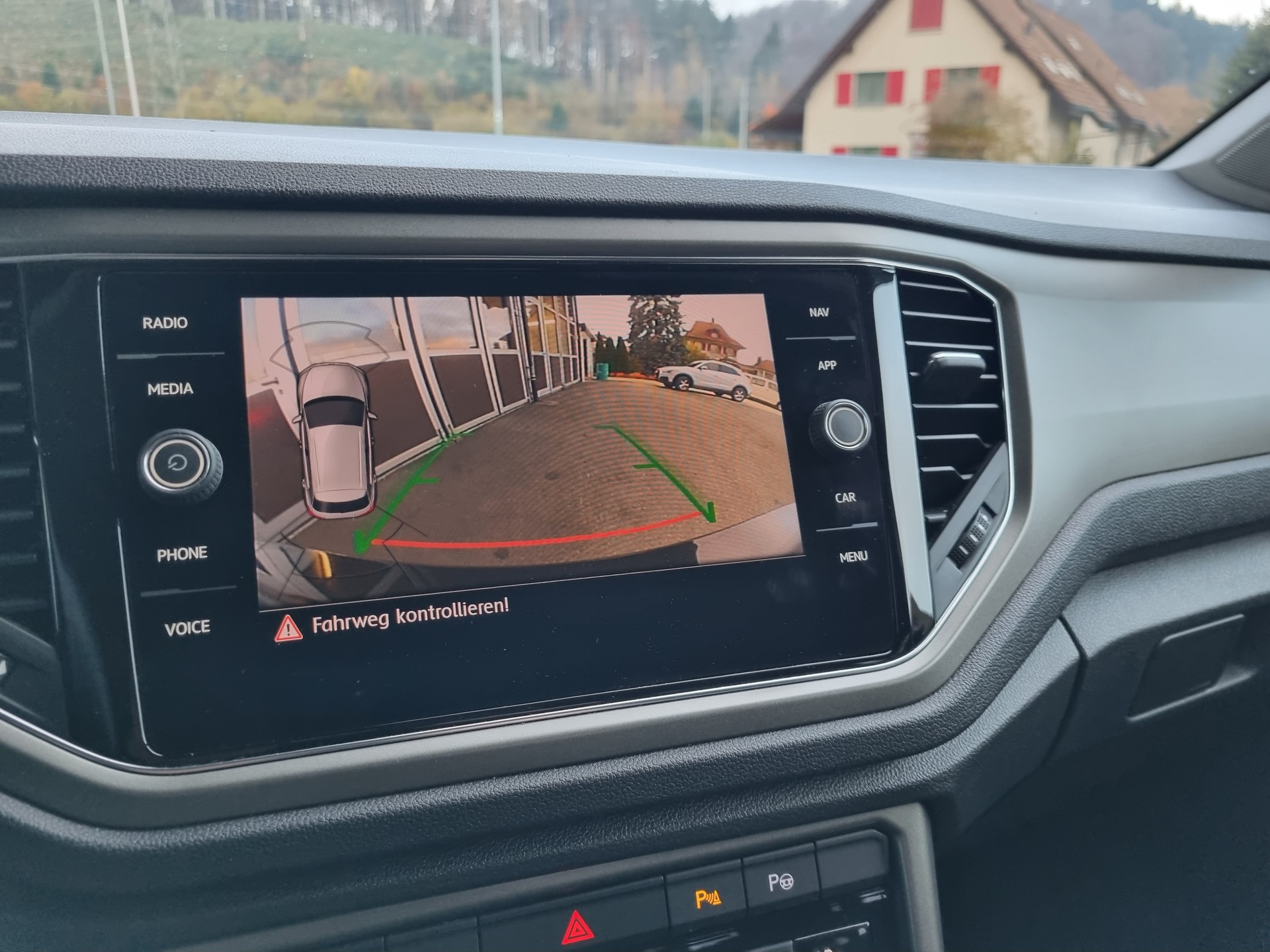 VW T-Roc 2.0 TDI SCR Advance DSG 4Motion-image-10