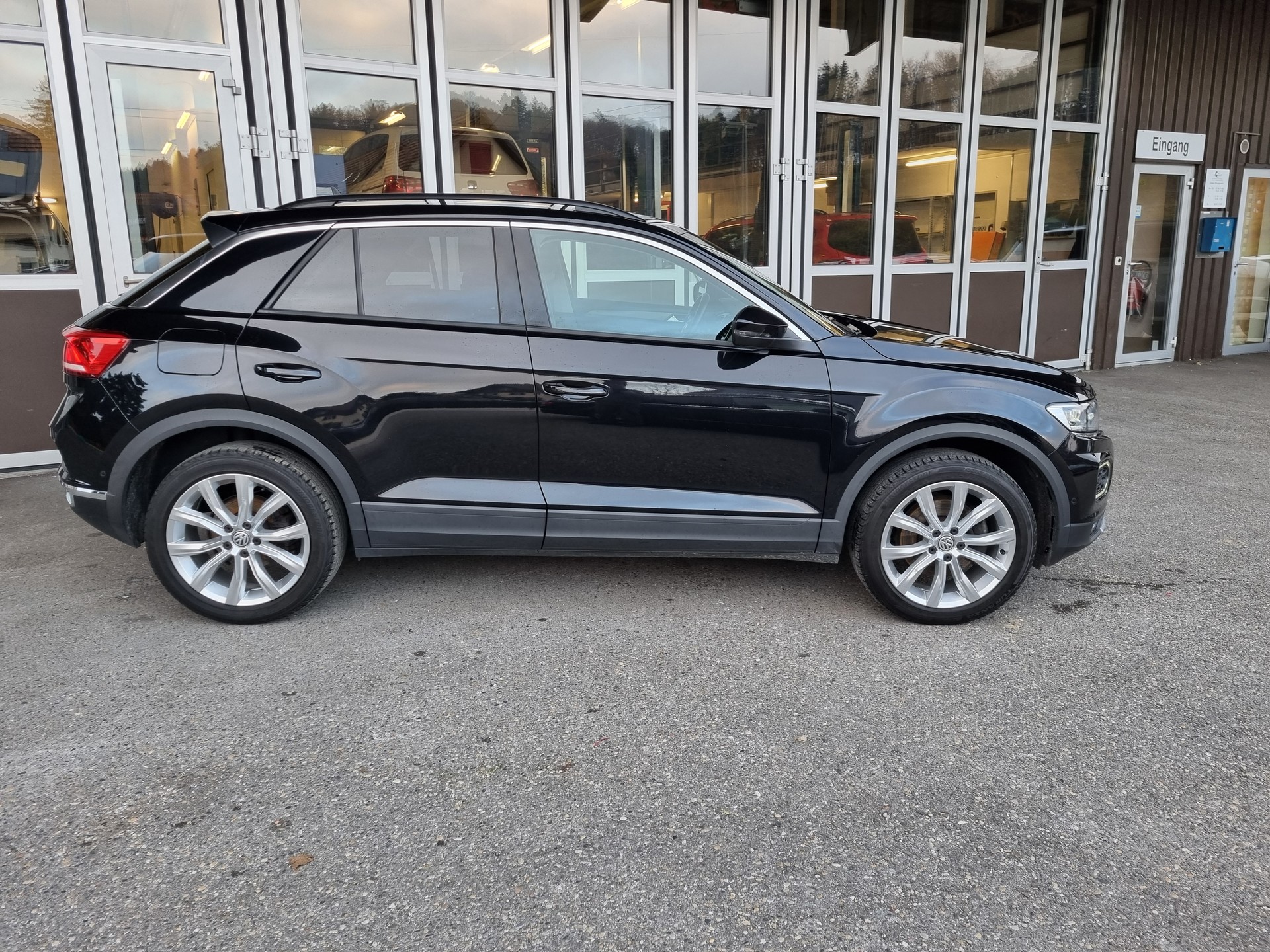 VW T-Roc 2.0 TDI SCR Advance DSG 4Motion-image-2