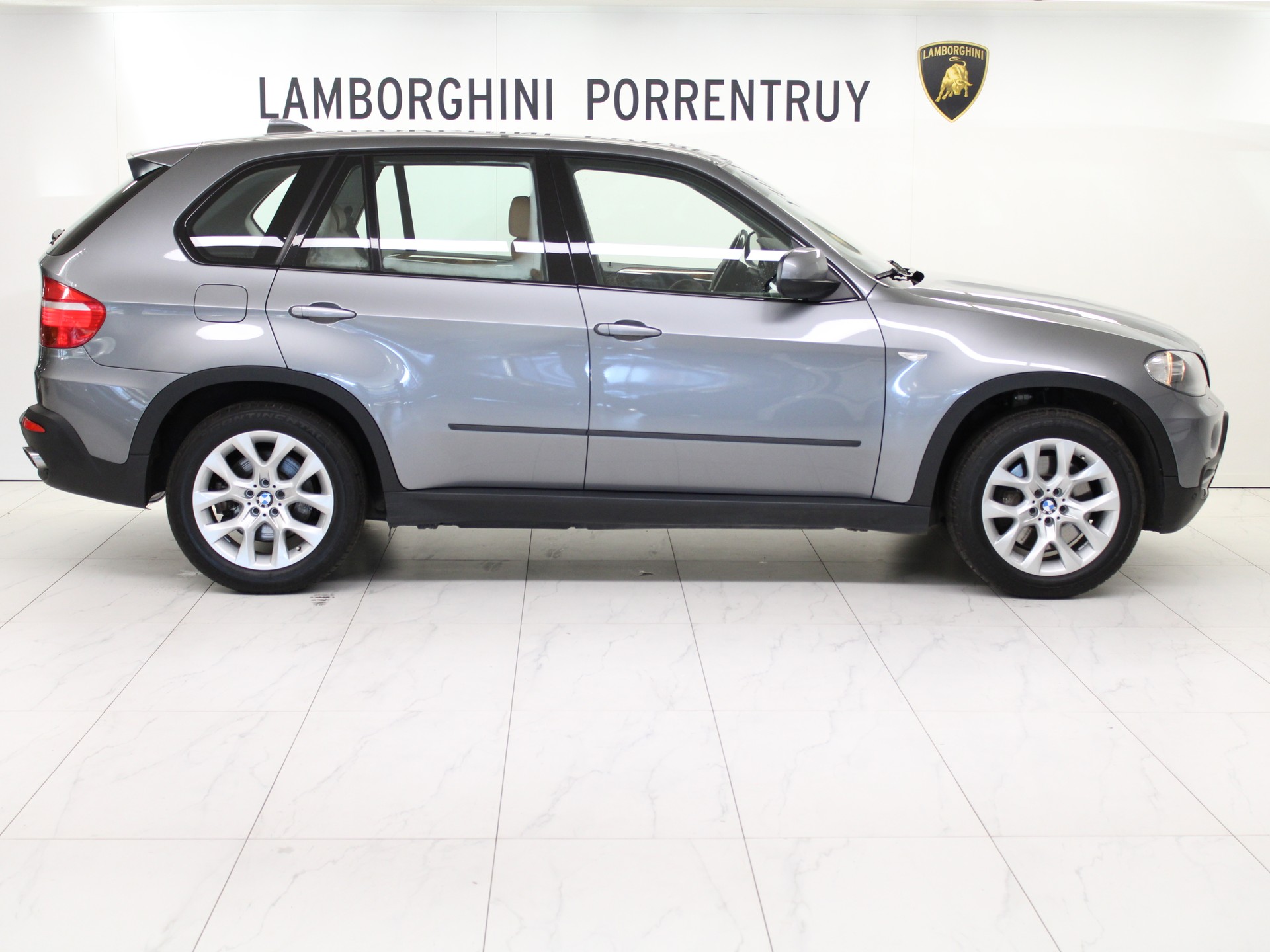 BMW X5 xDrive 48i (4.8i) Steptronic-image-1